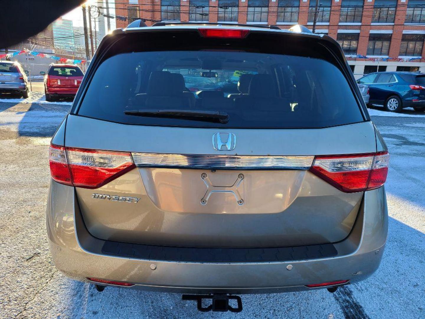 2011 GOLD HONDA ODYSSEY EXL (5FNRL5H64BB) with an 3.5L engine, Automatic transmission, located at 117 North Cameron Street, Harrisburg, PA, 17101, (717) 963-8962, 40.267021, -76.875351 - WE FINANCE!!! Good Credit/ Bad Credit/ No Credit - ALL Trade-Ins Welcomed!!! ***Guaranteed Credit Approval*** APPLY ONLINE or CALL us TODAY ;) Internet Prices and Marketplace Prices are SPECIAL discounted ***CASH DEALS*** Retail Prices are higher. Please call us to discuss your cash and finan - Photo#3