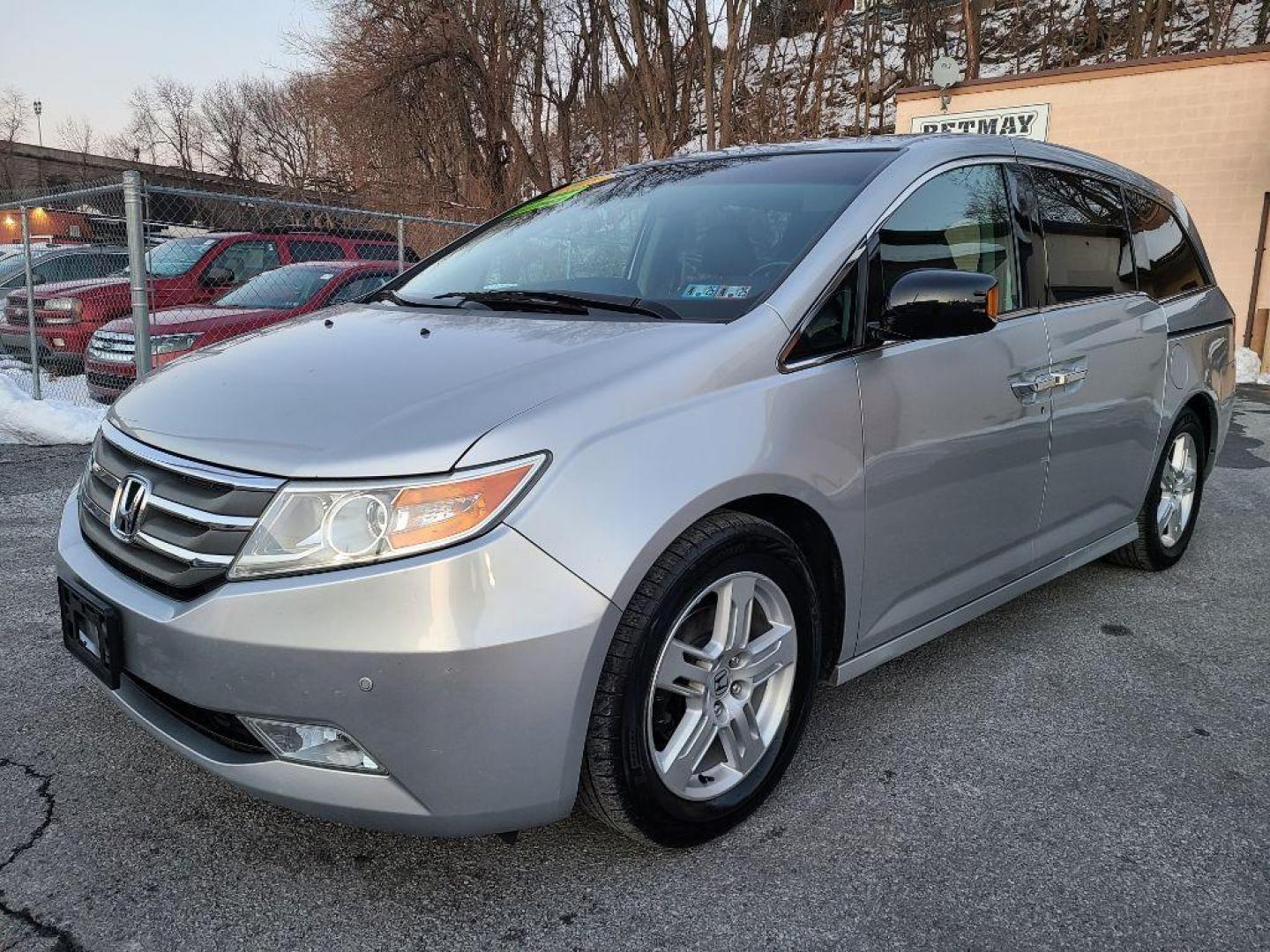 2011 SILVER HONDA ODYSSEY TOURING (5FNRL5H92BB) with an 3.5L engine, Automatic transmission, located at 117 North Cameron Street, Harrisburg, PA, 17101, (717) 963-8962, 40.267021, -76.875351 - WE FINANCE!!! Good Credit/ Bad Credit/ No Credit - ALL Trade-Ins Welcomed!!! ***Guaranteed Credit Approval*** APPLY ONLINE or CALL us TODAY ;) Internet Prices and Marketplace Prices are SPECIAL discounted ***CASH DEALS*** Retail Prices are higher. Please call us to discuss your cash and finan - Photo#0