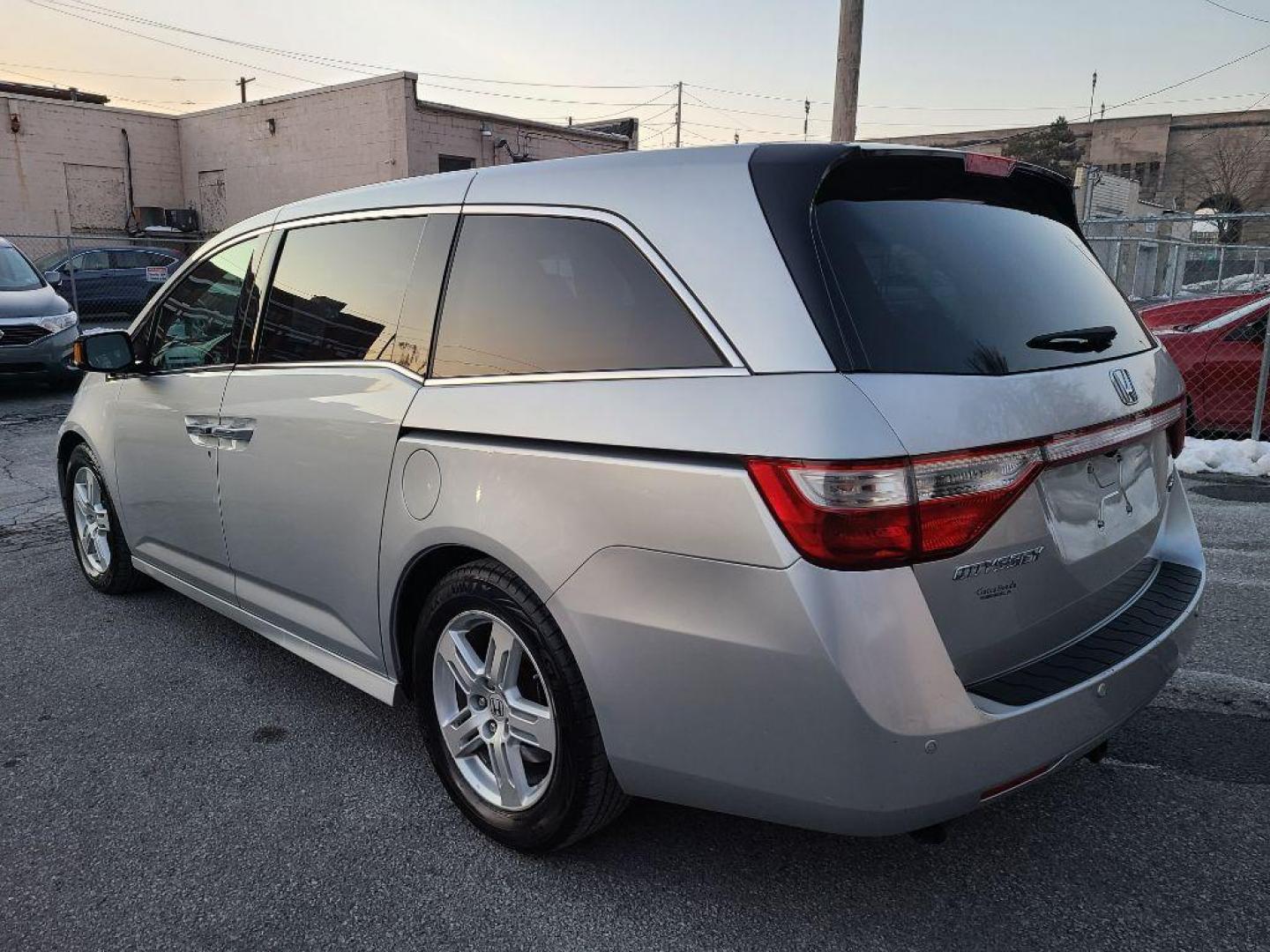 2011 SILVER HONDA ODYSSEY TOURING (5FNRL5H92BB) with an 3.5L engine, Automatic transmission, located at 117 North Cameron Street, Harrisburg, PA, 17101, (717) 963-8962, 40.267021, -76.875351 - WE FINANCE!!! Good Credit/ Bad Credit/ No Credit - ALL Trade-Ins Welcomed!!! ***Guaranteed Credit Approval*** APPLY ONLINE or CALL us TODAY ;) Internet Prices and Marketplace Prices are SPECIAL discounted ***CASH DEALS*** Retail Prices are higher. Please call us to discuss your cash and finan - Photo#2