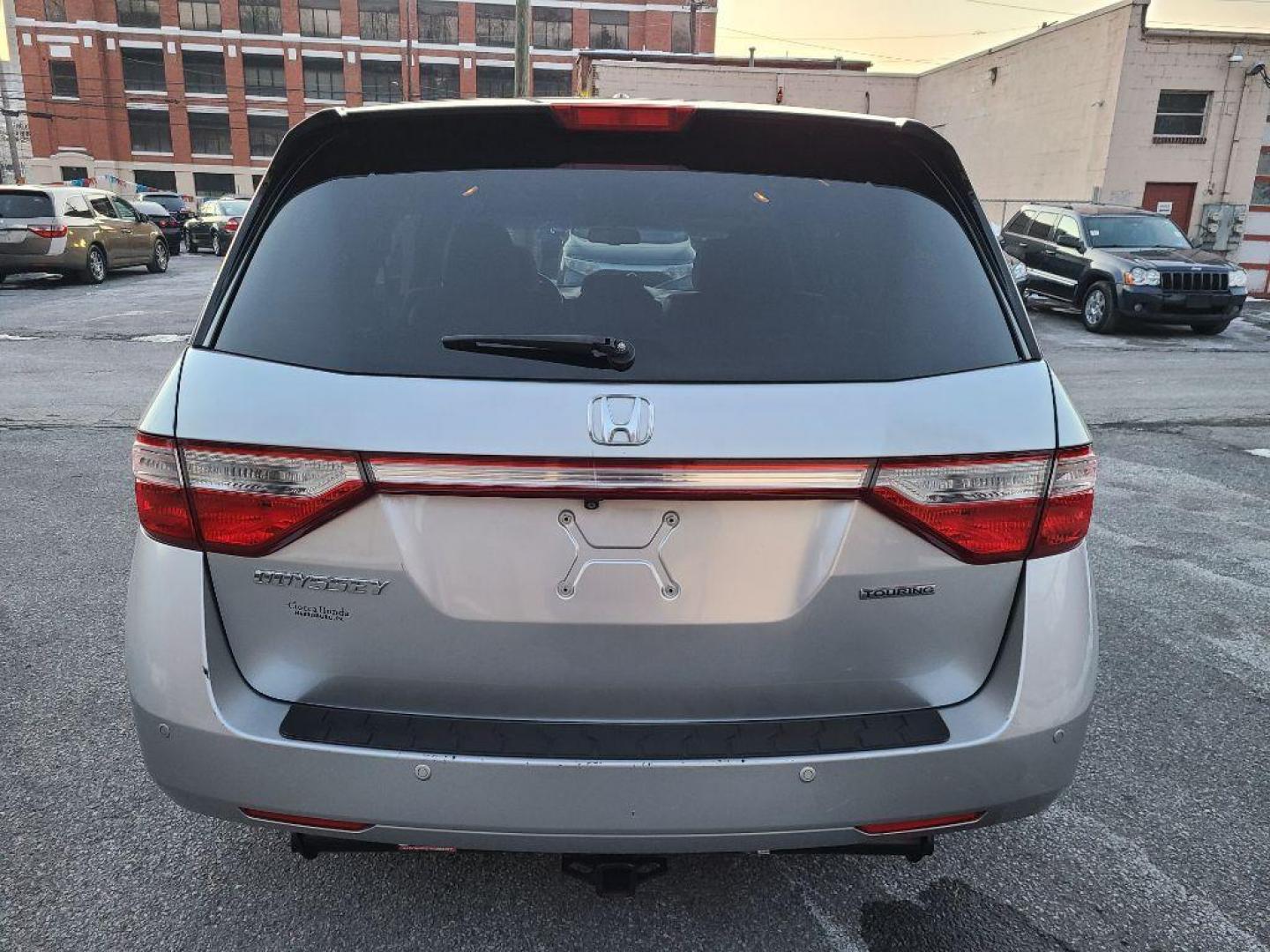 2011 SILVER HONDA ODYSSEY TOURING (5FNRL5H92BB) with an 3.5L engine, Automatic transmission, located at 117 North Cameron Street, Harrisburg, PA, 17101, (717) 963-8962, 40.267021, -76.875351 - WE FINANCE!!! Good Credit/ Bad Credit/ No Credit - ALL Trade-Ins Welcomed!!! ***Guaranteed Credit Approval*** APPLY ONLINE or CALL us TODAY ;) Internet Prices and Marketplace Prices are SPECIAL discounted ***CASH DEALS*** Retail Prices are higher. Please call us to discuss your cash and finan - Photo#3