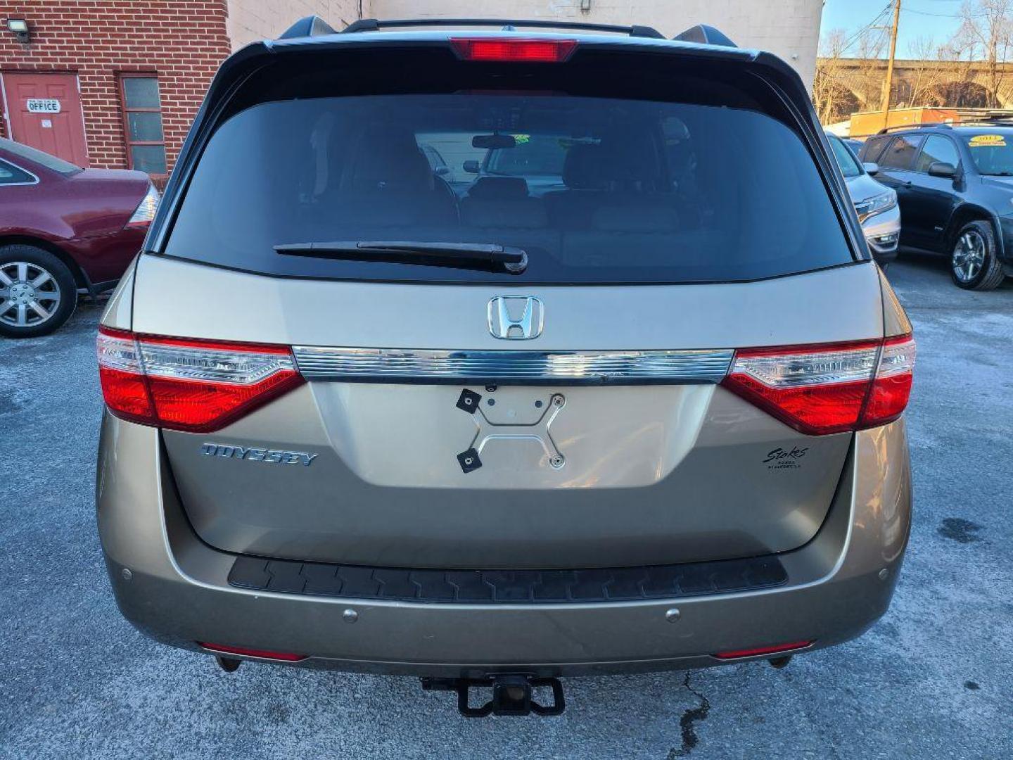 2011 GOLD HONDA ODYSSEY EXL (5FNRL5H65BB) with an 3.5L engine, Automatic transmission, located at 117 North Cameron Street, Harrisburg, PA, 17101, (717) 963-8962, 40.267021, -76.875351 - WE FINANCE!!! Good Credit/ Bad Credit/ No Credit - ALL Trade-Ins Welcomed!!! ***Guaranteed Credit Approval*** APPLY ONLINE or CALL us TODAY ;) Internet Prices and Marketplace Prices are SPECIAL discounted ***CASH DEALS*** Retail Prices are higher. Please call us to discuss your cash and finan - Photo#3