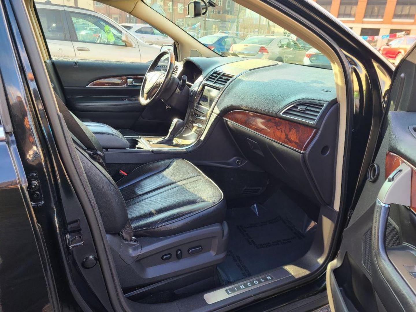 2011 BLACK LINCOLN MKX SUV (2LMDJ8JK7BB) with an 3.7L engine, Automatic transmission, located at 117 North Cameron Street, Harrisburg, PA, 17101, (717) 963-8962, 40.267021, -76.875351 - WE FINANCE!!! Good Credit/ Bad Credit/ No Credit - ALL Trade-Ins Welcomed!!! ***Guaranteed Credit Approval*** APPLY ONLINE or CALL us TODAY ;) Internet Prices and Marketplace Prices are SPECIAL discounted ***CASH DEALS*** Retail Prices are higher. Please call us to discuss your cash and finan - Photo#9