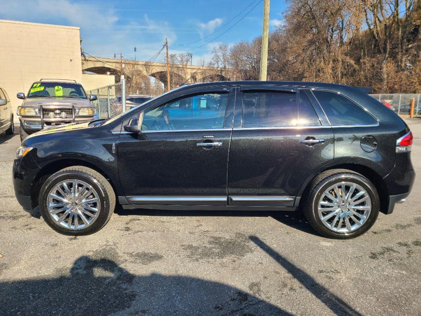 2011 BLACK LINCOLN MKX SUV (2LMDJ8JK7BB) with an 3.7L engine, Automatic transmission, located at 117 North Cameron Street, Harrisburg, PA, 17101, (717) 963-8962, 40.267021, -76.875351 - WE FINANCE!!! Good Credit/ Bad Credit/ No Credit - ALL Trade-Ins Welcomed!!! ***Guaranteed Credit Approval*** APPLY ONLINE or CALL us TODAY ;) Internet Prices and Marketplace Prices are SPECIAL discounted ***CASH DEALS*** Retail Prices are higher. Please call us to discuss your cash and finan - Photo#1