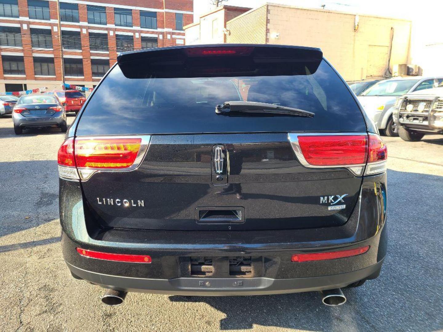 2011 BLACK LINCOLN MKX SUV (2LMDJ8JK7BB) with an 3.7L engine, Automatic transmission, located at 117 North Cameron Street, Harrisburg, PA, 17101, (717) 963-8962, 40.267021, -76.875351 - WE FINANCE!!! Good Credit/ Bad Credit/ No Credit - ALL Trade-Ins Welcomed!!! ***Guaranteed Credit Approval*** APPLY ONLINE or CALL us TODAY ;) Internet Prices and Marketplace Prices are SPECIAL discounted ***CASH DEALS*** Retail Prices are higher. Please call us to discuss your cash and finan - Photo#3