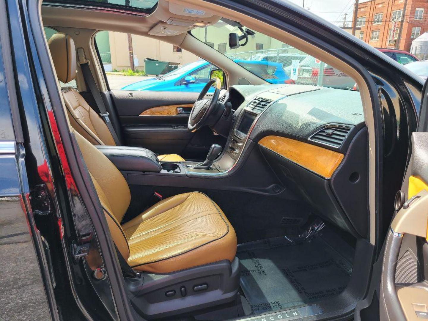 2011 BLACK LINCOLN MKX SUV (2LMDJ8JK9BB) with an 3.7L engine, Automatic transmission, located at 7981 Paxton Street, Harrisburg, PA, 17111, (717) 561-2926, 40.261490, -76.749229 - WE FINANCE!!! Good Credit/ Bad Credit/ No Credit - ALL Trade-Ins Welcomed!!! ***Guaranteed Credit Approval*** APPLY ONLINE or CALL us TODAY ;) Internet Prices and Marketplace Prices are SPECIAL discounted ***CASH DEALS*** Retail Prices are higher. Please call us to discuss your cash and finan - Photo#8