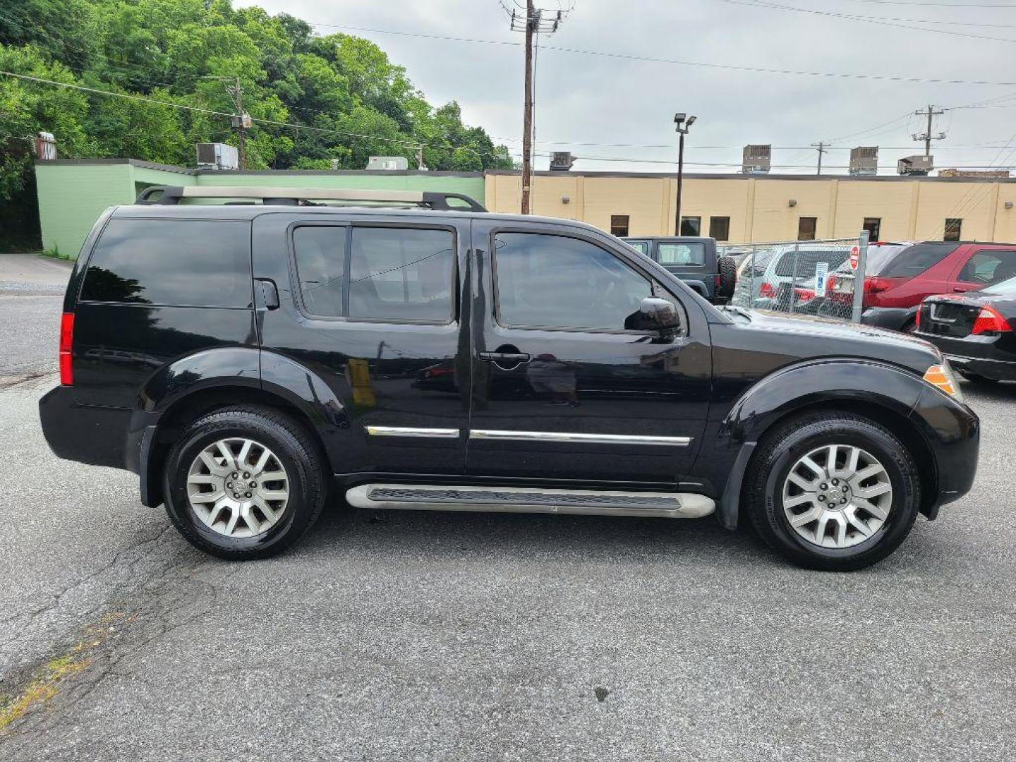 2011 BLACK NISSAN PATHFINDER S (5N1AR1NB0BC) with an 4.0L engine, Automatic transmission, located at 117 North Cameron Street, Harrisburg, PA, 17101, (717) 963-8962, 40.267021, -76.875351 - WE FINANCE!!! Good Credit/ Bad Credit/ No Credit - ALL Trade-Ins Welcomed!!! ***Guaranteed Credit Approval*** APPLY ONLINE or CALL us TODAY ;) Internet Prices and Marketplace Prices are SPECIAL discounted ***CASH DEALS*** Retail Prices are higher. Please call us to discuss your cash and finan - Photo#5