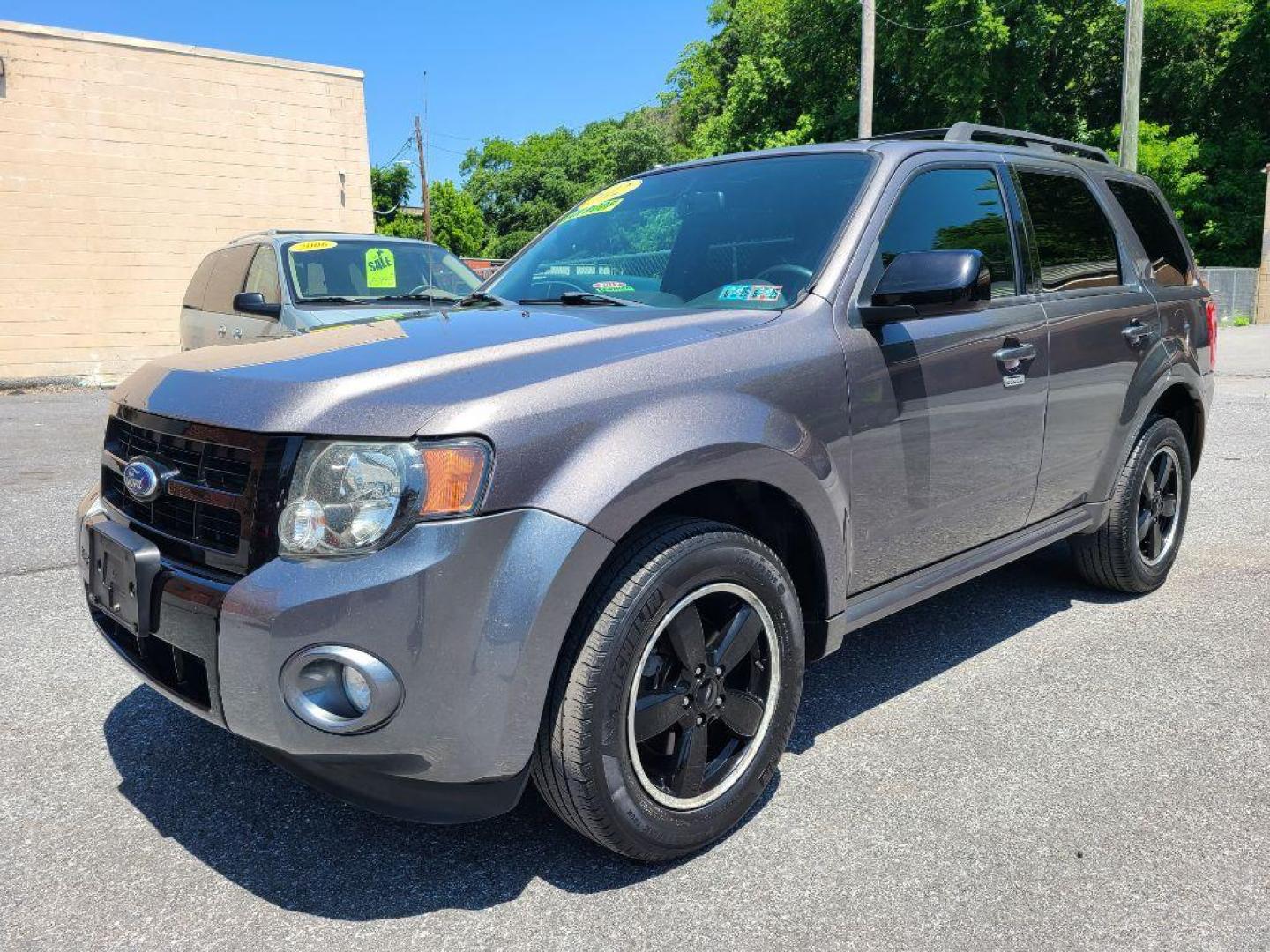 2012 GRAY FORD ESCAPE XLT (1FMCU9D74CK) with an 2.5L engine, Automatic transmission, located at 117 North Cameron Street, Harrisburg, PA, 17101, (717) 963-8962, 40.267021, -76.875351 - WE FINANCE!!! Good Credit/ Bad Credit/ No Credit - ALL Trade-Ins Welcomed!!! ***Guaranteed Credit Approval*** APPLY ONLINE or CALL us TODAY ;) Internet Prices and Marketplace Prices are SPECIAL discounted ***CASH DEALS*** Retail Prices are higher. Please call us to discuss your cash and finan - Photo#0