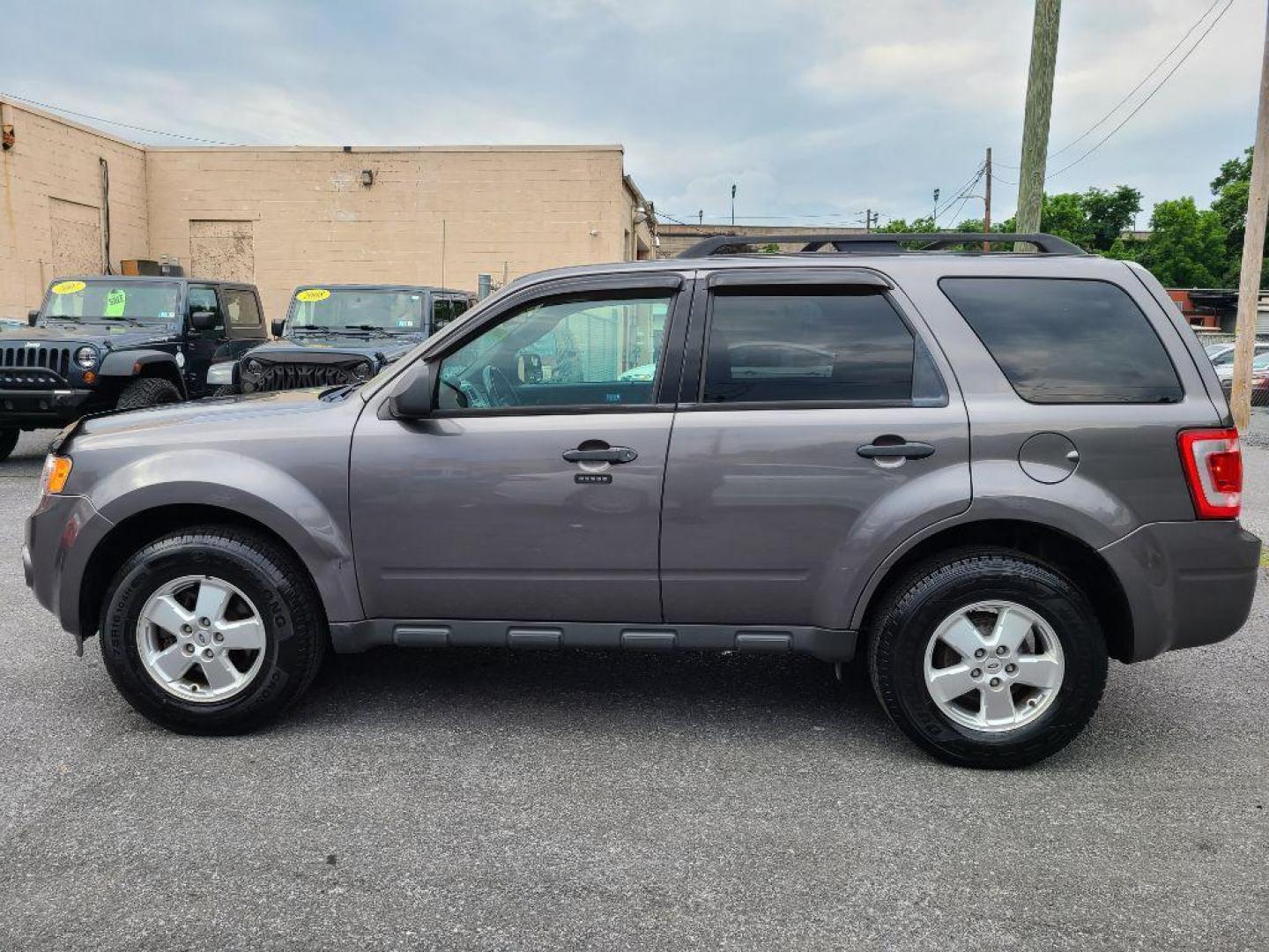 2012 GRAY FORD ESCAPE XLT (1FMCU0D78CK) with an 2.5L engine, Automatic transmission, located at 117 North Cameron Street, Harrisburg, PA, 17101, (717) 963-8962, 40.267021, -76.875351 - WE FINANCE!!! Good Credit/ Bad Credit/ No Credit - ALL Trade-Ins Welcomed!!! ***Guaranteed Credit Approval*** APPLY ONLINE or CALL us TODAY ;) Internet Prices and Marketplace Prices are SPECIAL discounted ***CASH DEALS*** Retail Prices are higher. Please call us to discuss your cash and finan - Photo#1