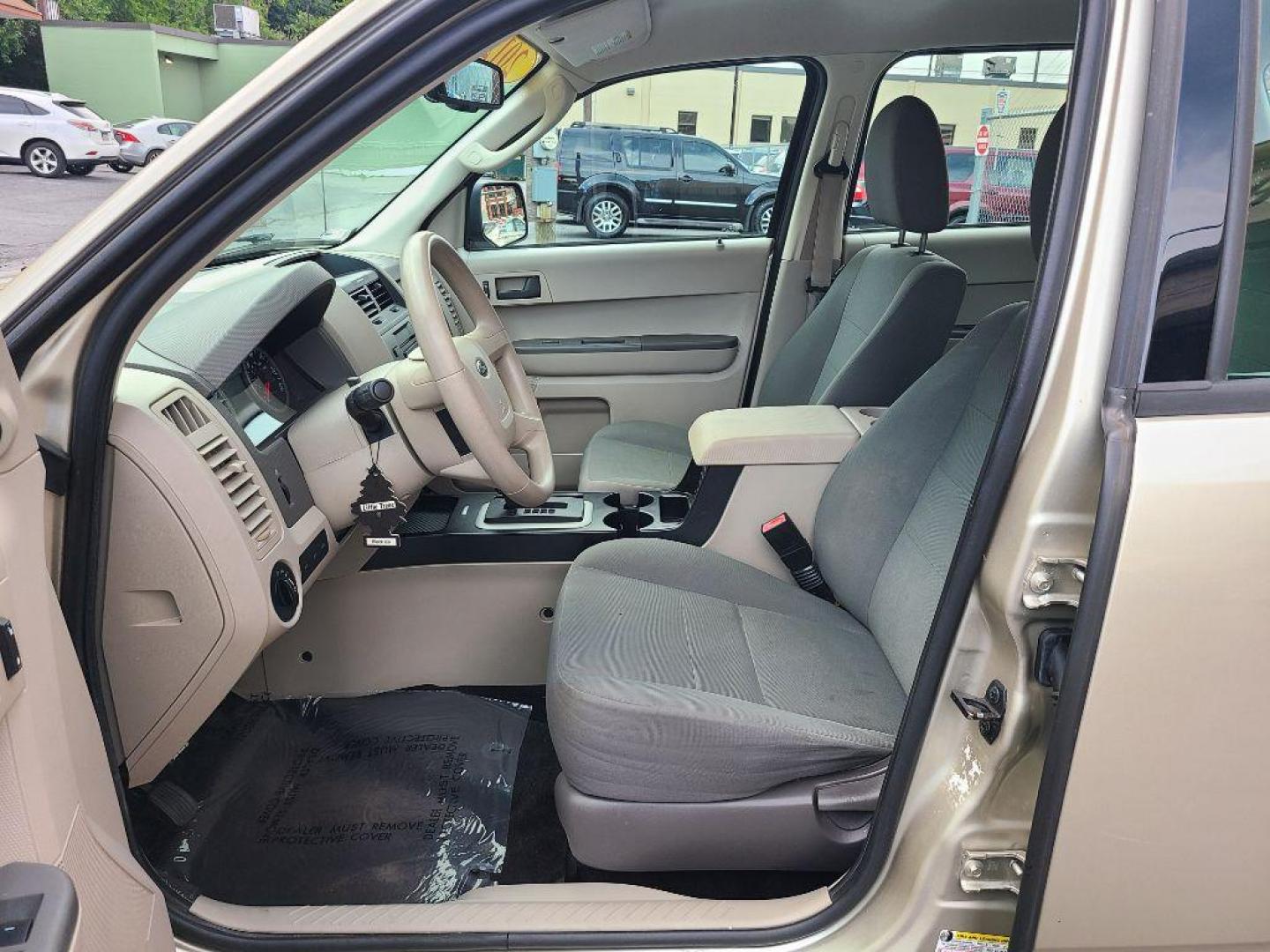 2012 GOLD FORD ESCAPE XLS (1FMCU0C73CK) with an 2.5L engine, Automatic transmission, located at 7981 Paxton Street, Harrisburg, PA, 17111, (717) 561-2926, 40.261490, -76.749229 - WE FINANCE!!! Good Credit/ Bad Credit/ No Credit - ALL Trade-Ins Welcomed!!! ***Guaranteed Credit Approval*** APPLY ONLINE or CALL us TODAY ;) Internet Prices and Marketplace Prices are SPECIAL discounted ***CASH DEALS*** Retail Prices are higher. Please call us to discuss your cash and finan - Photo#13