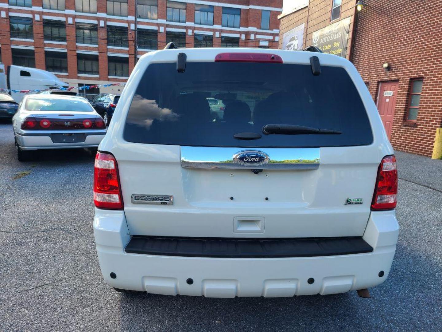 2012 WHITE FORD ESCAPE LIMITED (1FMCU0EG8CK) with an 3.0L engine, Automatic transmission, located at 7981 Paxton Street, Harrisburg, PA, 17111, (717) 561-2926, 40.261490, -76.749229 - WE FINANCE!!! Good Credit/ Bad Credit/ No Credit - ALL Trade-Ins Welcomed!!! ***Guaranteed Credit Approval*** APPLY ONLINE or CALL us TODAY ;) Internet Prices and Marketplace Prices are SPECIAL discounted ***CASH DEALS*** Retail Prices are higher. Please call us to discuss your cash and finan - Photo#3