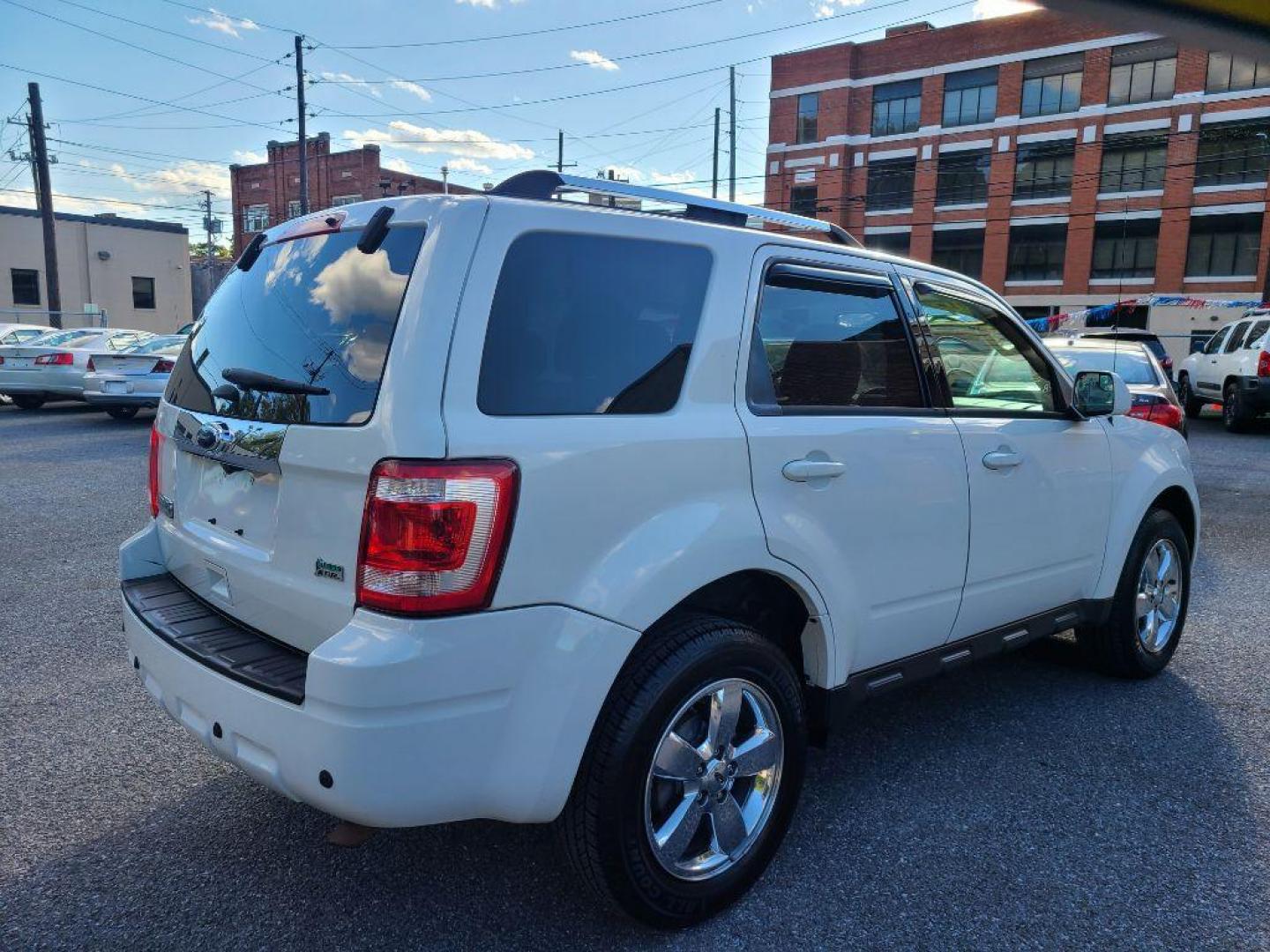 2012 WHITE FORD ESCAPE LIMITED (1FMCU0EG8CK) with an 3.0L engine, Automatic transmission, located at 7981 Paxton Street, Harrisburg, PA, 17111, (717) 561-2926, 40.261490, -76.749229 - WE FINANCE!!! Good Credit/ Bad Credit/ No Credit - ALL Trade-Ins Welcomed!!! ***Guaranteed Credit Approval*** APPLY ONLINE or CALL us TODAY ;) Internet Prices and Marketplace Prices are SPECIAL discounted ***CASH DEALS*** Retail Prices are higher. Please call us to discuss your cash and finan - Photo#4