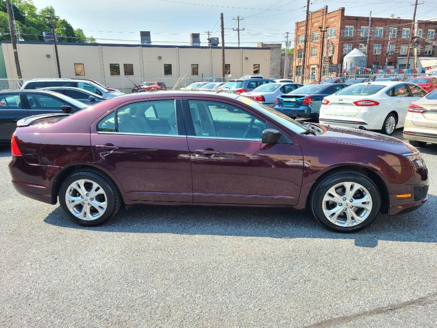 2012 BURGUN FORD FUSION SE (3FAHP0HA9CR) with an 2.5L engine, Automatic transmission, located at 7981 Paxton Street, Harrisburg, PA, 17111, (717) 561-2926, 40.261490, -76.749229 - WE FINANCE!!! Good Credit/ Bad Credit/ No Credit - ALL Trade-Ins Welcomed!!! ***Guaranteed Credit Approval*** APPLY ONLINE or CALL us TODAY ;) Internet Prices and Marketplace Prices are SPECIAL discounted ***CASH DEALS*** Retail Prices are higher. Please call us to discuss your cash and finan - Photo#5