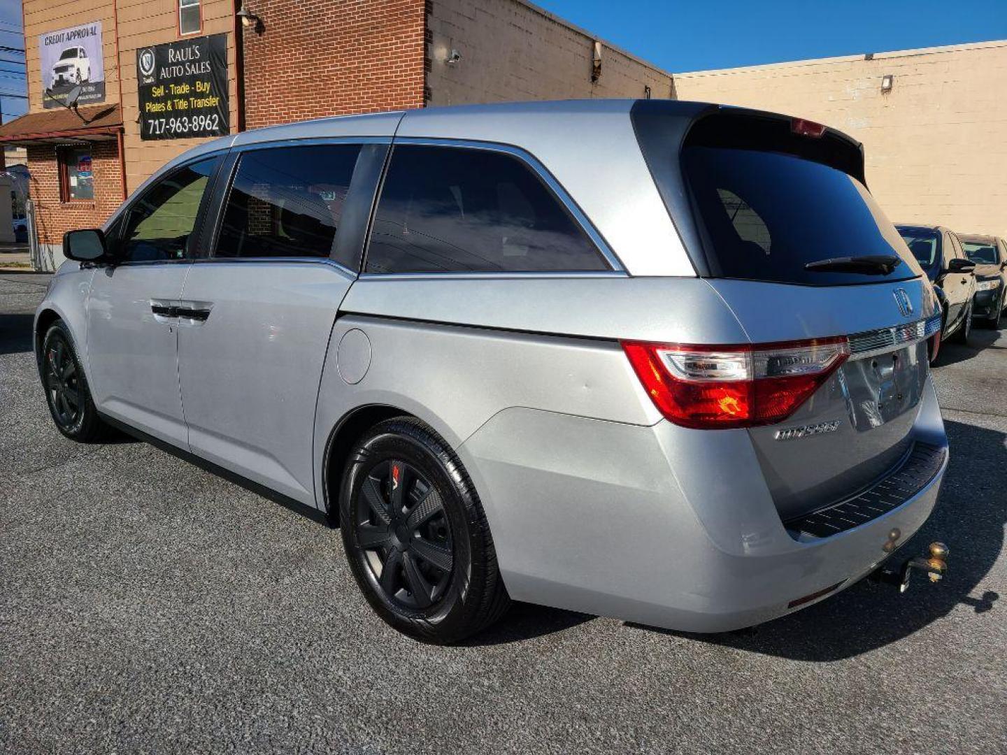 2012 SILVER HONDA ODYSSEY LX (5FNRL5H21CB) with an 3.5L engine, Automatic transmission, located at 117 North Cameron Street, Harrisburg, PA, 17101, (717) 963-8962, 40.267021, -76.875351 - WE FINANCE!!! Good Credit/ Bad Credit/ No Credit - ALL Trade-Ins Welcomed!!! ***Guaranteed Credit Approval*** APPLY ONLINE or CALL us TODAY ;) Internet Prices and Marketplace Prices are SPECIAL discounted ***CASH DEALS*** Retail Prices are higher. Please call us to discuss your cash and finan - Photo#2