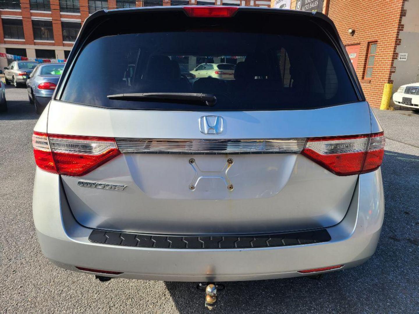 2012 SILVER HONDA ODYSSEY LX (5FNRL5H21CB) with an 3.5L engine, Automatic transmission, located at 117 North Cameron Street, Harrisburg, PA, 17101, (717) 963-8962, 40.267021, -76.875351 - WE FINANCE!!! Good Credit/ Bad Credit/ No Credit - ALL Trade-Ins Welcomed!!! ***Guaranteed Credit Approval*** APPLY ONLINE or CALL us TODAY ;) Internet Prices and Marketplace Prices are SPECIAL discounted ***CASH DEALS*** Retail Prices are higher. Please call us to discuss your cash and finan - Photo#3