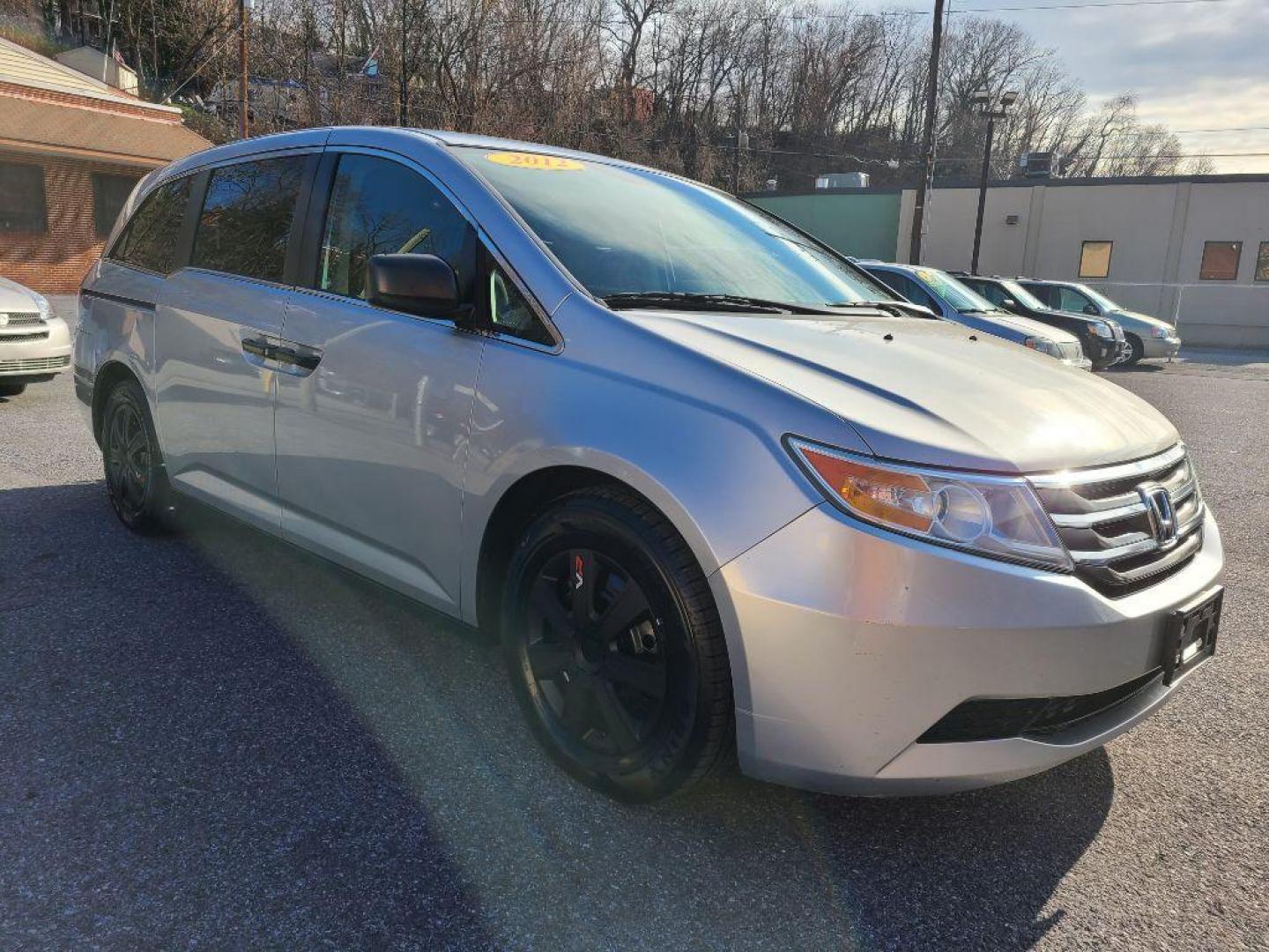 2012 SILVER HONDA ODYSSEY LX (5FNRL5H21CB) with an 3.5L engine, Automatic transmission, located at 117 North Cameron Street, Harrisburg, PA, 17101, (717) 963-8962, 40.267021, -76.875351 - WE FINANCE!!! Good Credit/ Bad Credit/ No Credit - ALL Trade-Ins Welcomed!!! ***Guaranteed Credit Approval*** APPLY ONLINE or CALL us TODAY ;) Internet Prices and Marketplace Prices are SPECIAL discounted ***CASH DEALS*** Retail Prices are higher. Please call us to discuss your cash and finan - Photo#6