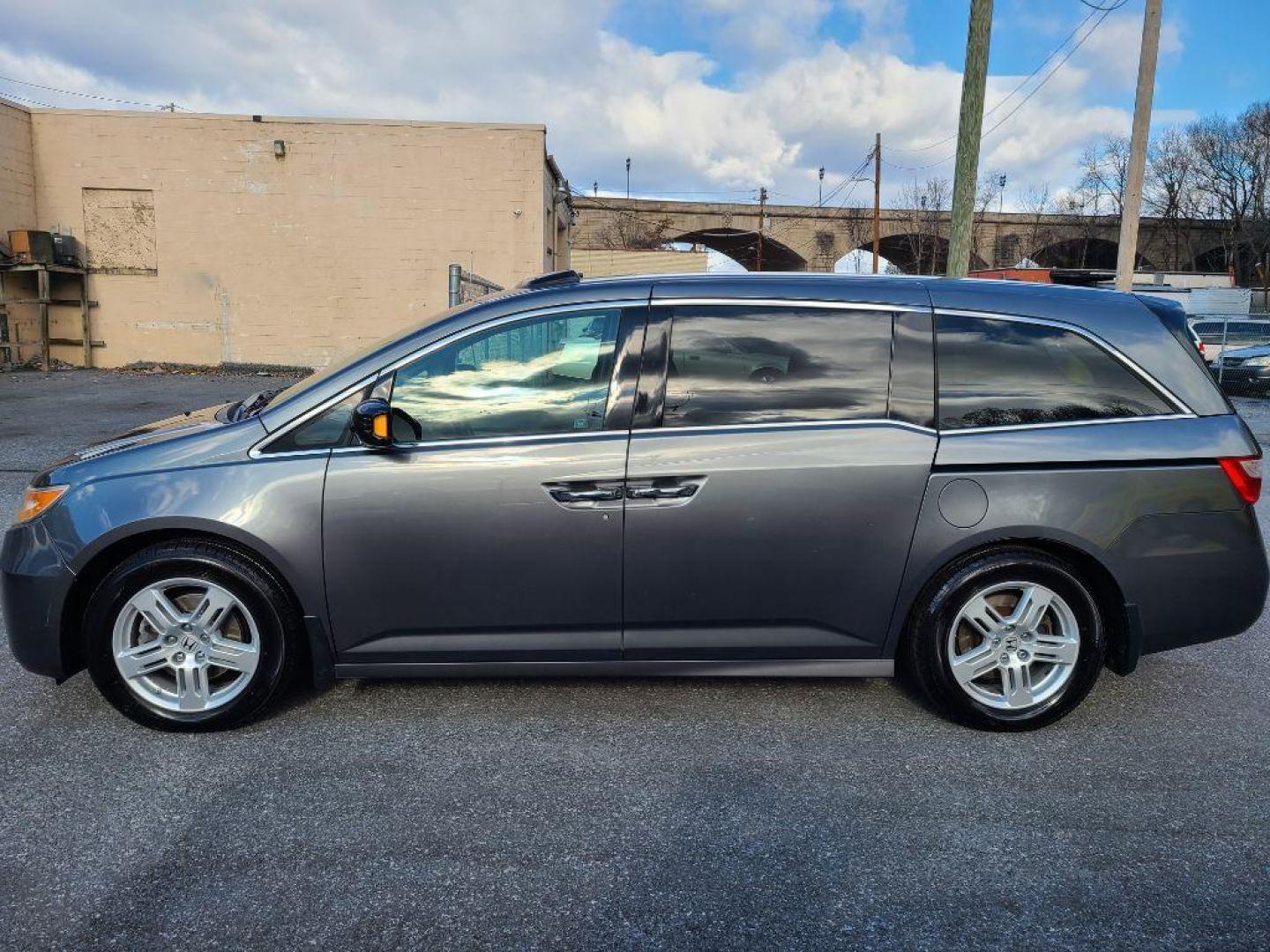 2012 GRAY HONDA ODYSSEY TOURING (5FNRL5H93CB) with an 3.5L engine, Automatic transmission, located at 117 North Cameron Street, Harrisburg, PA, 17101, (717) 963-8962, 40.267021, -76.875351 - WE FINANCE!!! Good Credit/ Bad Credit/ No Credit - ALL Trade-Ins Welcomed!!! ***Guaranteed Credit Approval*** APPLY ONLINE or CALL us TODAY ;) Internet Prices and Marketplace Prices are SPECIAL discounted ***CASH DEALS*** Retail Prices are higher. Please call us to discuss your cash and finan - Photo#1