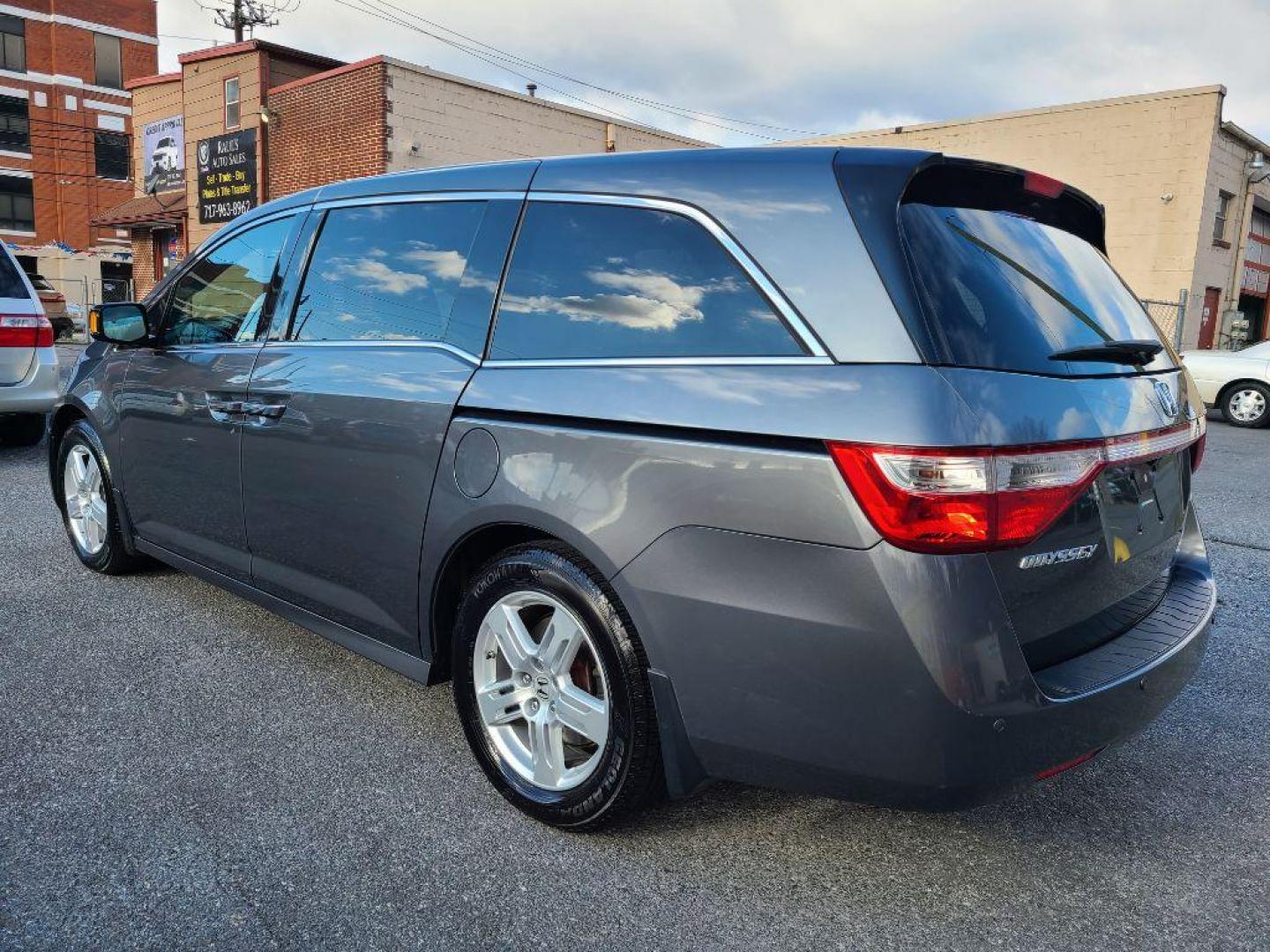 2012 GRAY HONDA ODYSSEY TOURING (5FNRL5H93CB) with an 3.5L engine, Automatic transmission, located at 117 North Cameron Street, Harrisburg, PA, 17101, (717) 963-8962, 40.267021, -76.875351 - WE FINANCE!!! Good Credit/ Bad Credit/ No Credit - ALL Trade-Ins Welcomed!!! ***Guaranteed Credit Approval*** APPLY ONLINE or CALL us TODAY ;) Internet Prices and Marketplace Prices are SPECIAL discounted ***CASH DEALS*** Retail Prices are higher. Please call us to discuss your cash and finan - Photo#2