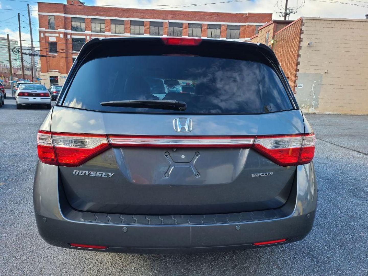 2012 GRAY HONDA ODYSSEY TOURING (5FNRL5H93CB) with an 3.5L engine, Automatic transmission, located at 117 North Cameron Street, Harrisburg, PA, 17101, (717) 963-8962, 40.267021, -76.875351 - WE FINANCE!!! Good Credit/ Bad Credit/ No Credit - ALL Trade-Ins Welcomed!!! ***Guaranteed Credit Approval*** APPLY ONLINE or CALL us TODAY ;) Internet Prices and Marketplace Prices are SPECIAL discounted ***CASH DEALS*** Retail Prices are higher. Please call us to discuss your cash and finan - Photo#3