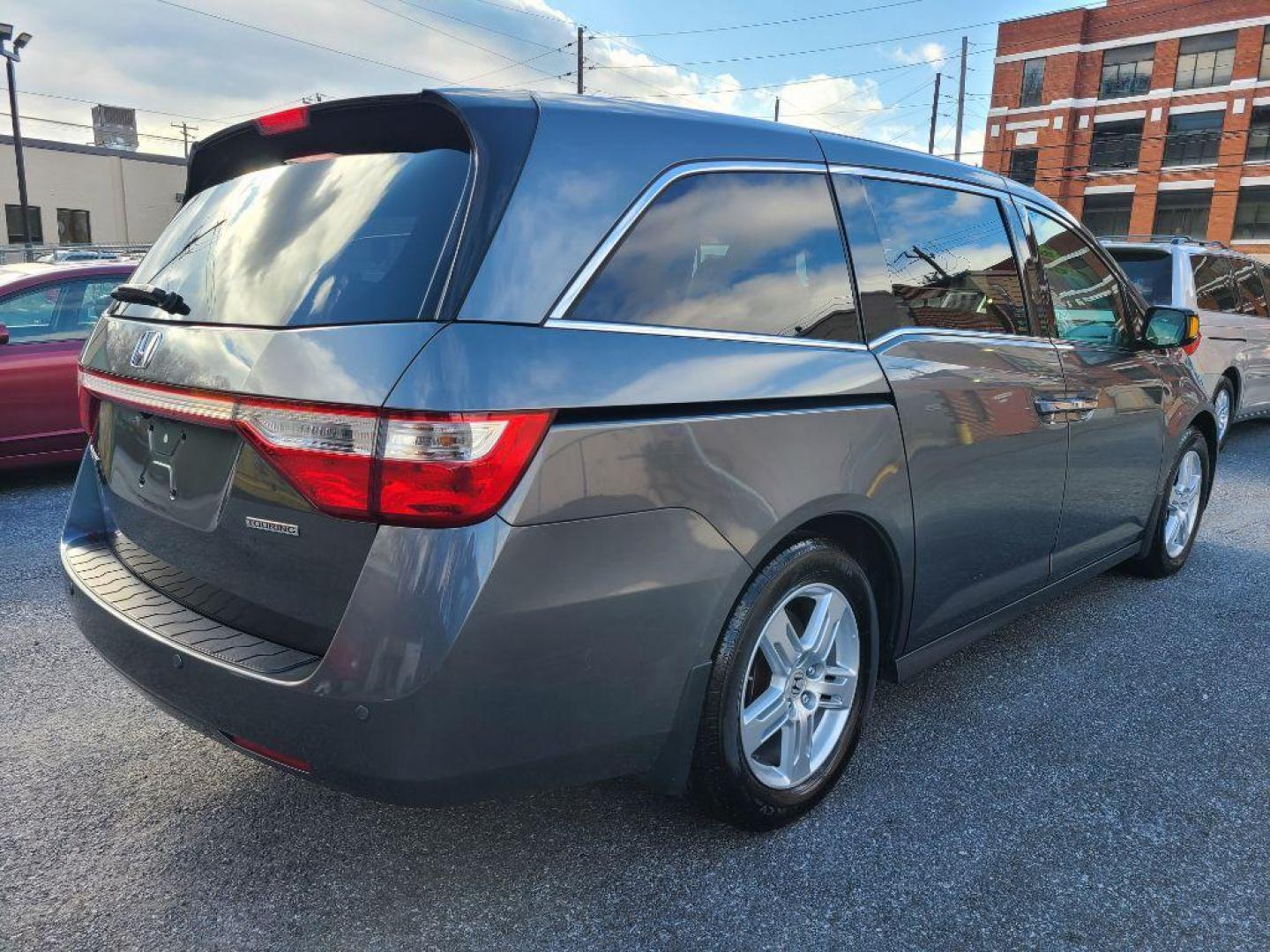 2012 GRAY HONDA ODYSSEY TOURING (5FNRL5H93CB) with an 3.5L engine, Automatic transmission, located at 117 North Cameron Street, Harrisburg, PA, 17101, (717) 963-8962, 40.267021, -76.875351 - WE FINANCE!!! Good Credit/ Bad Credit/ No Credit - ALL Trade-Ins Welcomed!!! ***Guaranteed Credit Approval*** APPLY ONLINE or CALL us TODAY ;) Internet Prices and Marketplace Prices are SPECIAL discounted ***CASH DEALS*** Retail Prices are higher. Please call us to discuss your cash and finan - Photo#4