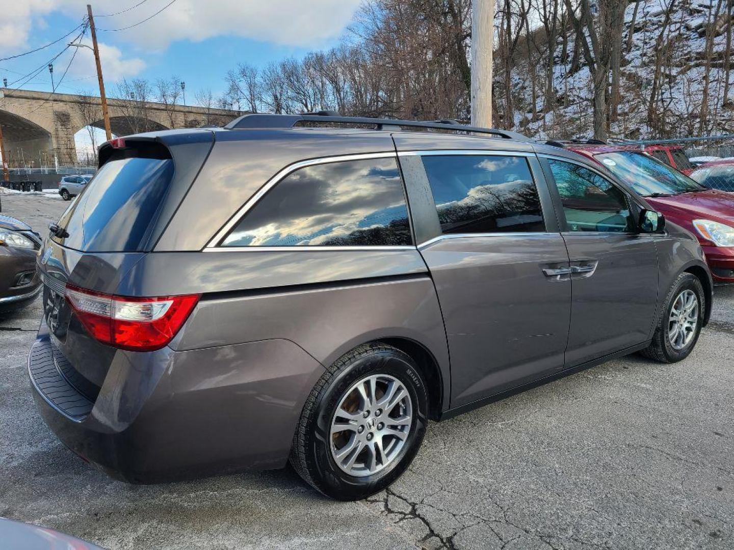 2012 GRAY HONDA ODYSSEY EXL (5FNRL5H6XCB) with an 3.5L engine, Automatic transmission, located at 117 North Cameron Street, Harrisburg, PA, 17101, (717) 963-8962, 40.267021, -76.875351 - WE FINANCE!!! Good Credit/ Bad Credit/ No Credit - ALL Trade-Ins Welcomed!!! ***Guaranteed Credit Approval*** APPLY ONLINE or CALL us TODAY ;) Internet Prices and Marketplace Prices are SPECIAL discounted ***CASH DEALS*** Retail Prices are higher. Please call us to discuss your cash and finan - Photo#4