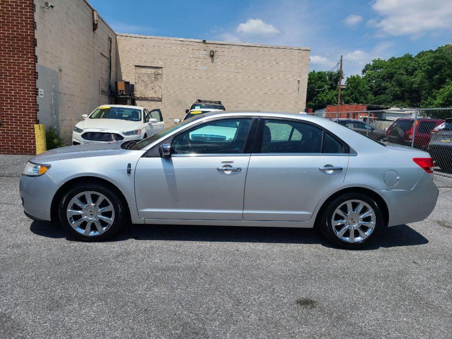 2012 SILVER LINCOLN MKZ SDN (3LNHL2JC8CR) with an 3.5L engine, Automatic transmission, located at 117 North Cameron Street, Harrisburg, PA, 17101, (717) 963-8962, 40.267021, -76.875351 - WE FINANCE!!! Good Credit/ Bad Credit/ No Credit - ALL Trade-Ins Welcomed!!! ***Guaranteed Credit Approval*** APPLY ONLINE or CALL us TODAY ;) Internet Prices and Marketplace Prices are SPECIAL discounted ***CASH DEALS*** Retail Prices are higher. Please call us to discuss your cash and finan - Photo#1