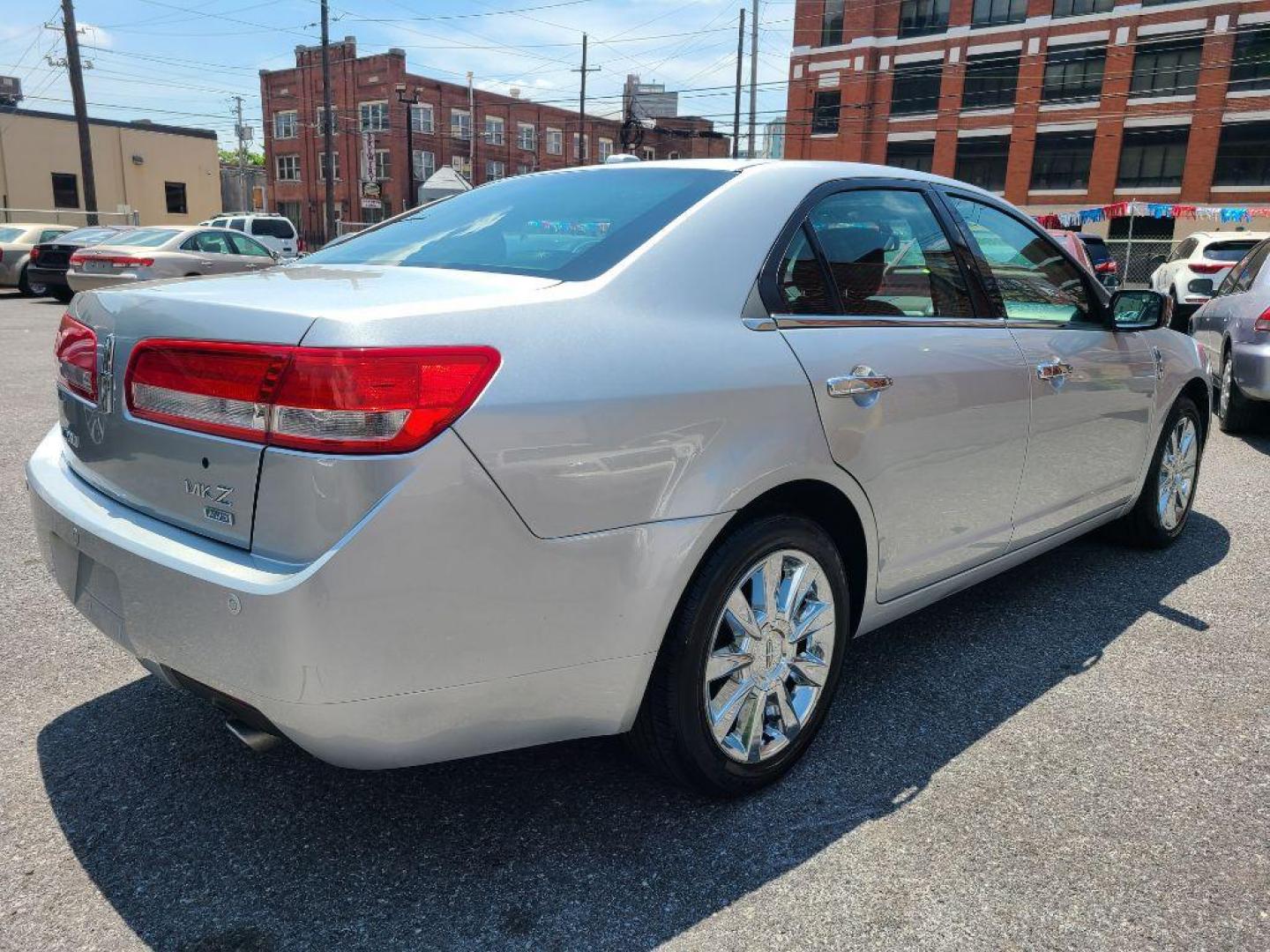 2012 SILVER LINCOLN MKZ SDN (3LNHL2JC8CR) with an 3.5L engine, Automatic transmission, located at 117 North Cameron Street, Harrisburg, PA, 17101, (717) 963-8962, 40.267021, -76.875351 - WE FINANCE!!! Good Credit/ Bad Credit/ No Credit - ALL Trade-Ins Welcomed!!! ***Guaranteed Credit Approval*** APPLY ONLINE or CALL us TODAY ;) Internet Prices and Marketplace Prices are SPECIAL discounted ***CASH DEALS*** Retail Prices are higher. Please call us to discuss your cash and finan - Photo#4