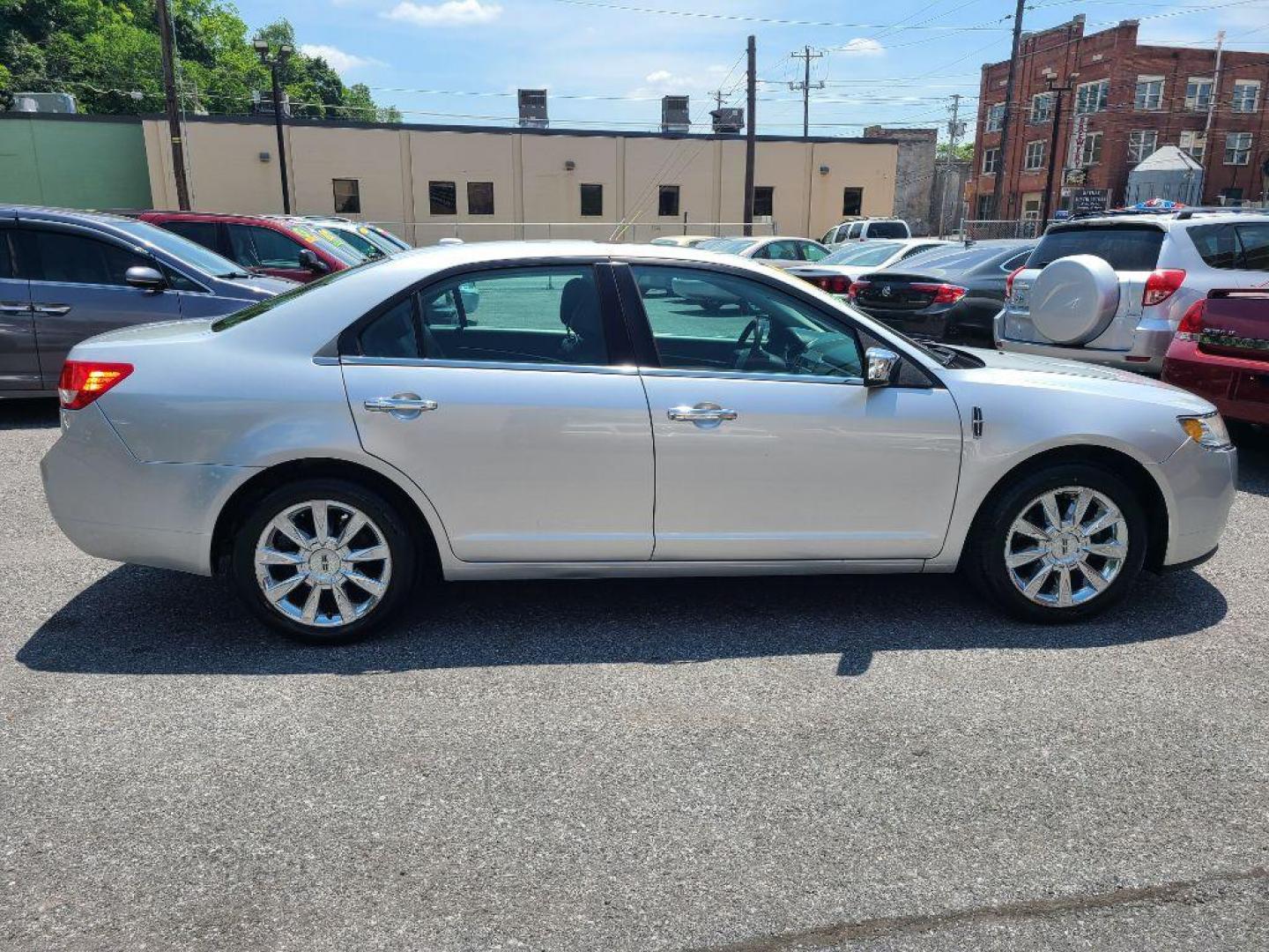 2012 SILVER LINCOLN MKZ SDN (3LNHL2JC8CR) with an 3.5L engine, Automatic transmission, located at 117 North Cameron Street, Harrisburg, PA, 17101, (717) 963-8962, 40.267021, -76.875351 - WE FINANCE!!! Good Credit/ Bad Credit/ No Credit - ALL Trade-Ins Welcomed!!! ***Guaranteed Credit Approval*** APPLY ONLINE or CALL us TODAY ;) Internet Prices and Marketplace Prices are SPECIAL discounted ***CASH DEALS*** Retail Prices are higher. Please call us to discuss your cash and finan - Photo#5