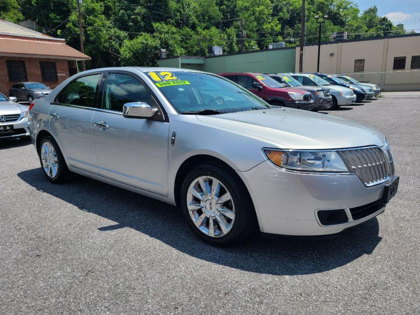 2012 SILVER LINCOLN MKZ SDN (3LNHL2JC8CR) with an 3.5L engine, Automatic transmission, located at 117 North Cameron Street, Harrisburg, PA, 17101, (717) 963-8962, 40.267021, -76.875351 - WE FINANCE!!! Good Credit/ Bad Credit/ No Credit - ALL Trade-Ins Welcomed!!! ***Guaranteed Credit Approval*** APPLY ONLINE or CALL us TODAY ;) Internet Prices and Marketplace Prices are SPECIAL discounted ***CASH DEALS*** Retail Prices are higher. Please call us to discuss your cash and finan - Photo#6