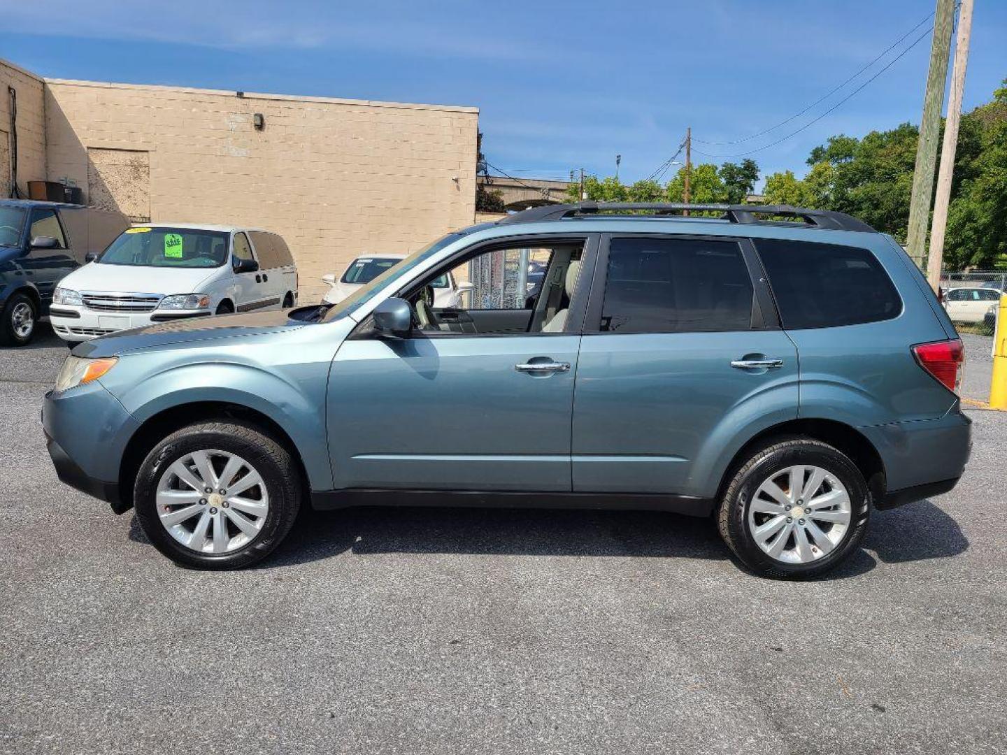 2012 GREEN SUBARU FORESTER 2.5X PREMIUM (JF2SHADCXCH) with an 2.5L engine, Automatic transmission, located at 7981 Paxton Street, Harrisburg, PA, 17111, (717) 561-2926, 40.261490, -76.749229 - WE FINANCE!!! Good Credit/ Bad Credit/ No Credit - ALL Trade-Ins Welcomed!!! ***Guaranteed Credit Approval*** APPLY ONLINE or CALL us TODAY ;) Internet Prices and Marketplace Prices are SPECIAL discounted ***CASH DEALS*** Retail Prices are higher. Please call us to discuss your cash and finan - Photo#1