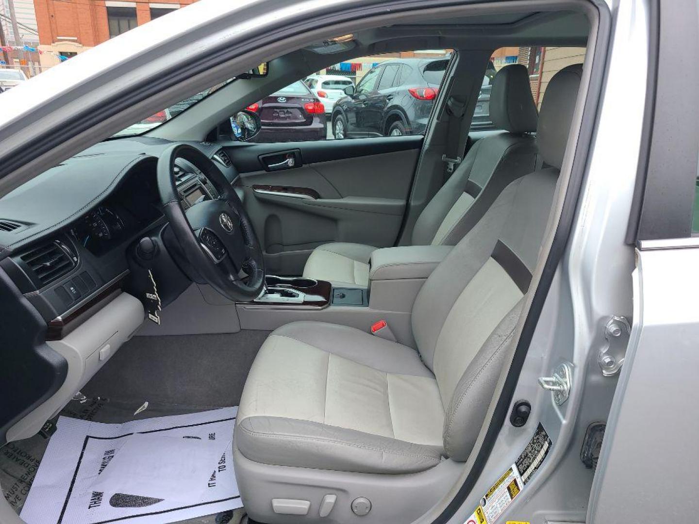 2012 SILVER TOYOTA CAMRY XLE (4T4BF1FK1CR) with an 2.5L engine, Automatic transmission, located at 7981 Paxton Street, Harrisburg, PA, 17111, (717) 561-2926, 40.261490, -76.749229 - WE FINANCE!!! Good Credit/ Bad Credit/ No Credit - ALL Trade-Ins Welcomed!!! ***Guaranteed Credit Approval*** APPLY ONLINE or CALL us TODAY ;) Internet Prices and Marketplace Prices are SPECIAL discounted ***CASH DEALS*** Retail Prices are higher. Please call us to discuss your cash and finan - Photo#14