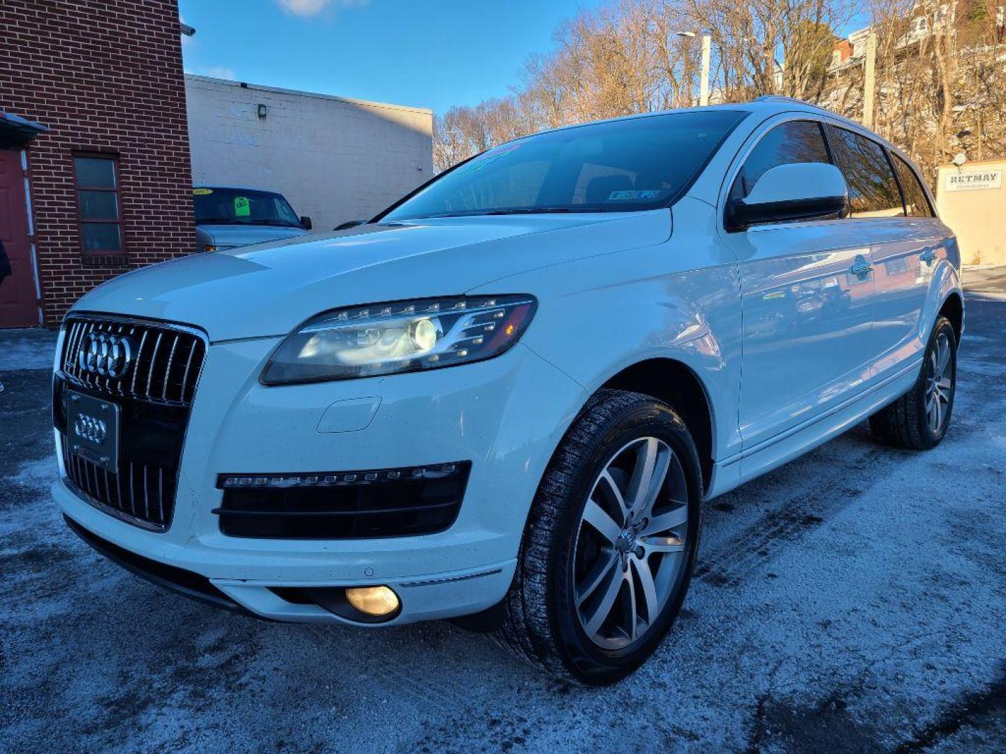 2013 WHITE AUDI Q7 PREMIUM PLUS (WA1LGAFE1DD) with an 3.0L engine, Automatic transmission, located at 117 North Cameron Street, Harrisburg, PA, 17101, (717) 963-8962, 40.267021, -76.875351 - WE FINANCE!!! Good Credit/ Bad Credit/ No Credit - ALL Trade-Ins Welcomed!!! ***Guaranteed Credit Approval*** APPLY ONLINE or CALL us TODAY ;) Internet Prices and Marketplace Prices are SPECIAL discounted ***CASH DEALS*** Retail Prices are higher. Please call us to discuss your cash and finan - Photo#0