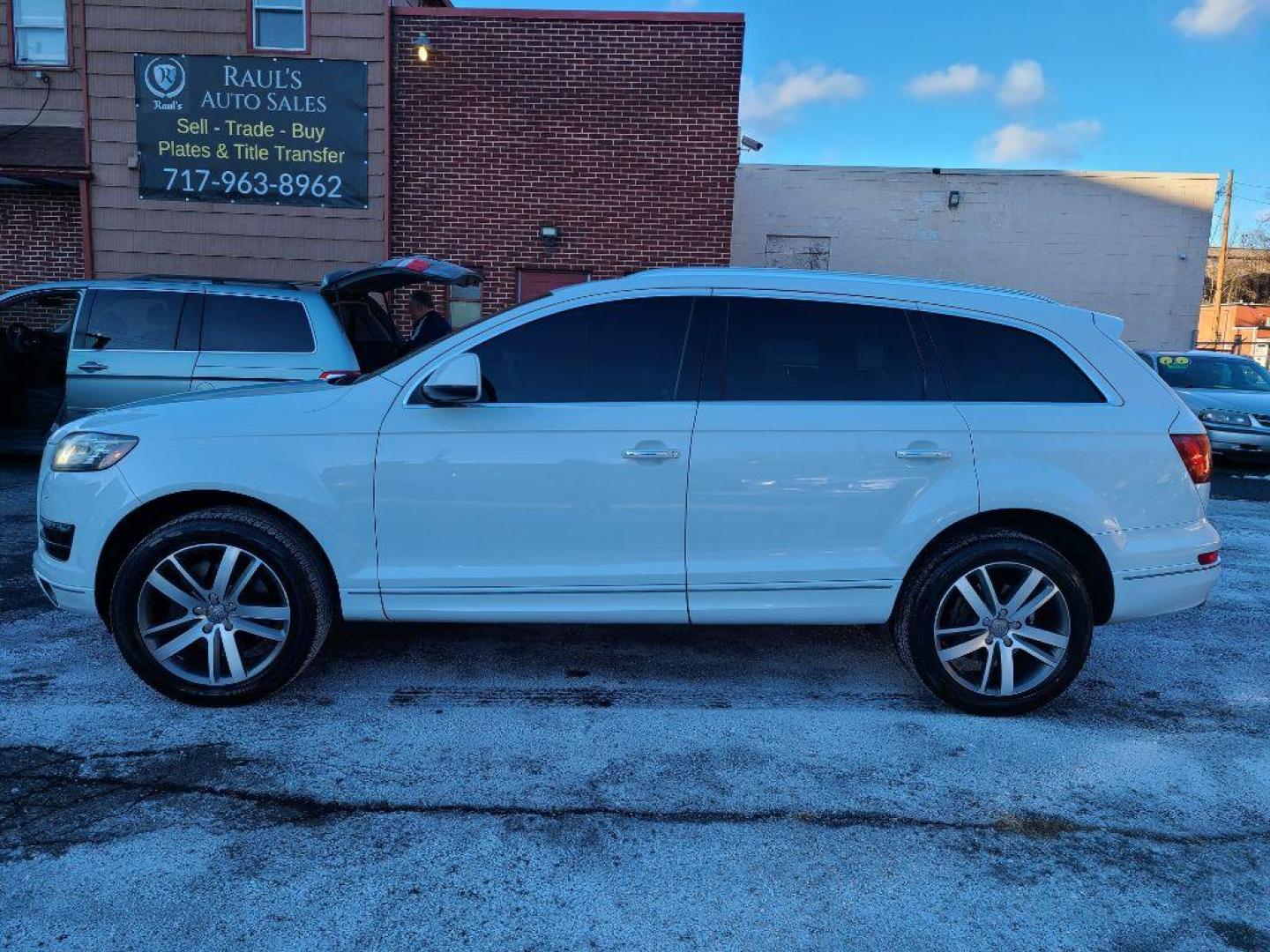 2013 WHITE AUDI Q7 PREMIUM PLUS (WA1LGAFE1DD) with an 3.0L engine, Automatic transmission, located at 117 North Cameron Street, Harrisburg, PA, 17101, (717) 963-8962, 40.267021, -76.875351 - WE FINANCE!!! Good Credit/ Bad Credit/ No Credit - ALL Trade-Ins Welcomed!!! ***Guaranteed Credit Approval*** APPLY ONLINE or CALL us TODAY ;) Internet Prices and Marketplace Prices are SPECIAL discounted ***CASH DEALS*** Retail Prices are higher. Please call us to discuss your cash and finan - Photo#1