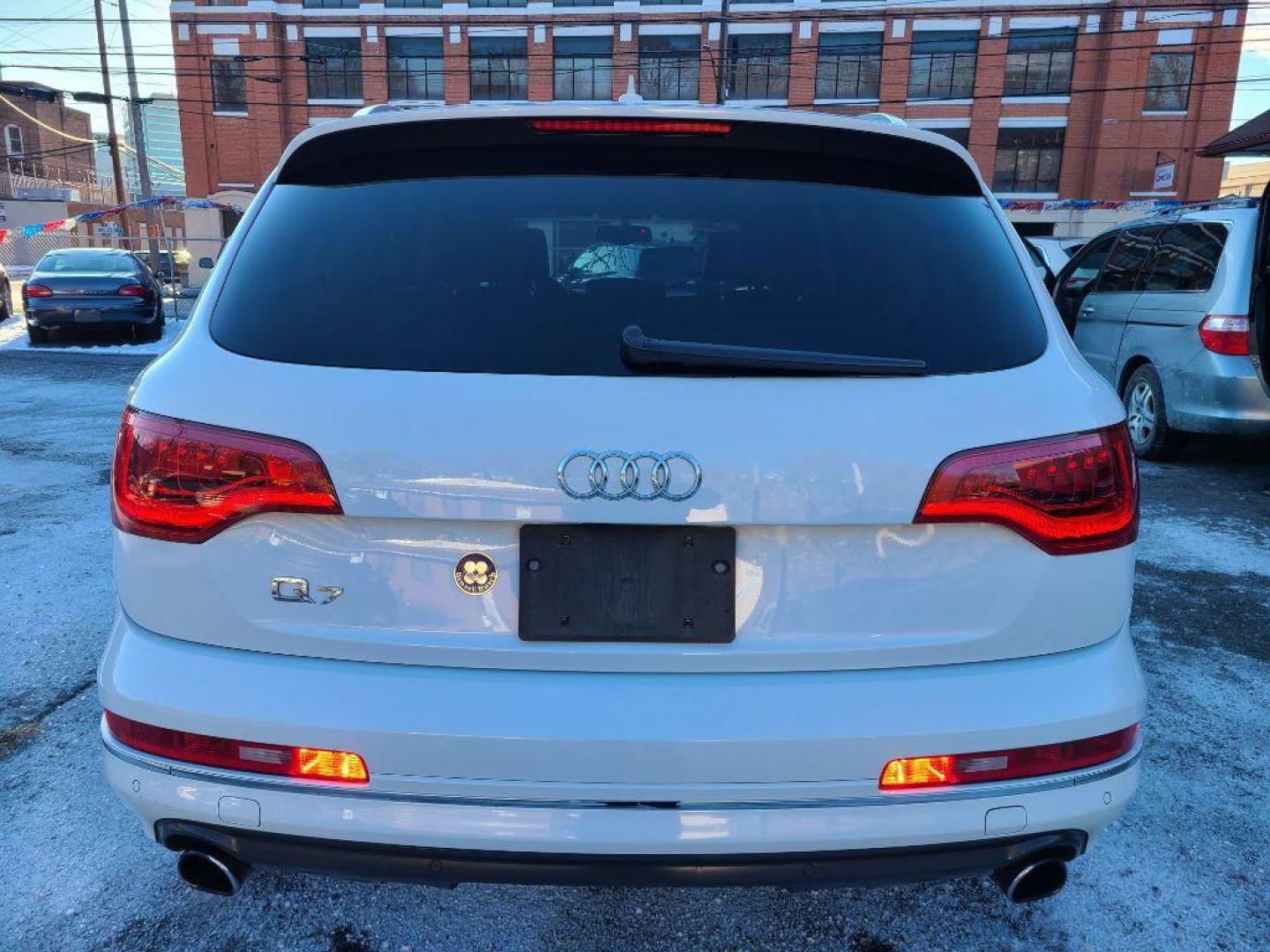 2013 WHITE AUDI Q7 PREMIUM PLUS (WA1LGAFE1DD) with an 3.0L engine, Automatic transmission, located at 117 North Cameron Street, Harrisburg, PA, 17101, (717) 963-8962, 40.267021, -76.875351 - WE FINANCE!!! Good Credit/ Bad Credit/ No Credit - ALL Trade-Ins Welcomed!!! ***Guaranteed Credit Approval*** APPLY ONLINE or CALL us TODAY ;) Internet Prices and Marketplace Prices are SPECIAL discounted ***CASH DEALS*** Retail Prices are higher. Please call us to discuss your cash and finan - Photo#3