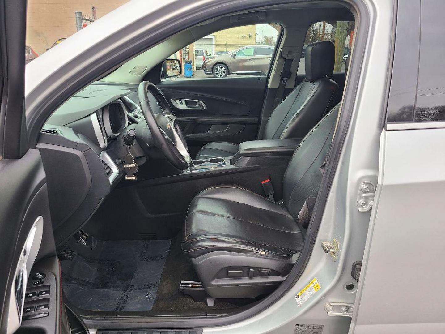 2013 SILVER CHEVROLET EQUINOX LT (2GNALPEKXD1) with an 2.4L engine, Automatic transmission, located at 117 North Cameron Street, Harrisburg, PA, 17101, (717) 963-8962, 40.267021, -76.875351 - WE FINANCE!!! Good Credit/ Bad Credit/ No Credit - ALL Trade-Ins Welcomed!!! ***Guaranteed Credit Approval*** APPLY ONLINE or CALL us TODAY ;) Internet Prices and Marketplace Prices are SPECIAL discounted ***CASH DEALS*** Retail Prices are higher. Please call us to discuss your cash and finan - Photo#13