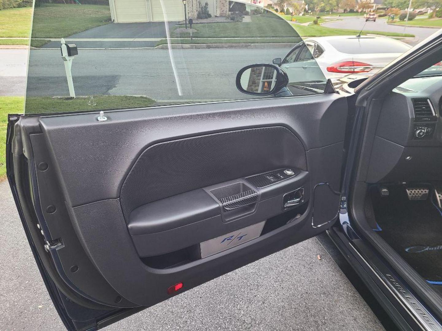 2013 BLUE DODGE CHALLENGER R/T classic (2C3CDYBT3DH) with an 5.7L engine, Automatic transmission, located at 7981 Paxton Street, Harrisburg, PA, 17111, (717) 561-2926, 40.261490, -76.749229 - WE FINANCE!!! Good Credit/ Bad Credit/ No Credit - ALL Trade-Ins Welcomed!!! ***Guaranteed Credit Approval*** APPLY ONLINE or CALL us TODAY ;) Internet Prices and Marketplace Prices are SPECIAL discounted ***CASH DEALS*** Retail Prices are higher. Please call us to discuss your cash and finan - Photo#18