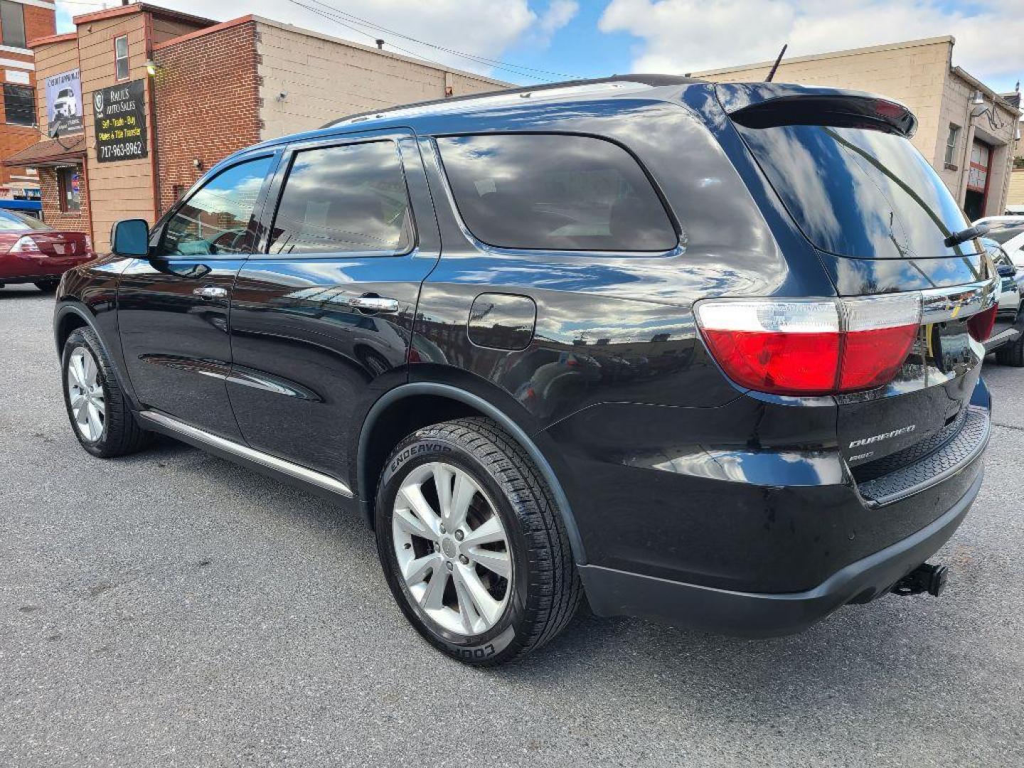 2013 BLACK DODGE DURANGO CREW (1C4SDJDT9DC) with an 5.7L engine, Automatic transmission, located at 117 North Cameron Street, Harrisburg, PA, 17101, (717) 963-8962, 40.267021, -76.875351 - WE FINANCE!!! Good Credit/ Bad Credit/ No Credit - ALL Trade-Ins Welcomed!!! ***Guaranteed Credit Approval*** APPLY ONLINE or CALL us TODAY ;) Internet Prices and Marketplace Prices are SPECIAL discounted ***CASH DEALS*** Retail Prices are higher. Please call us to discuss your cash and finan - Photo#4