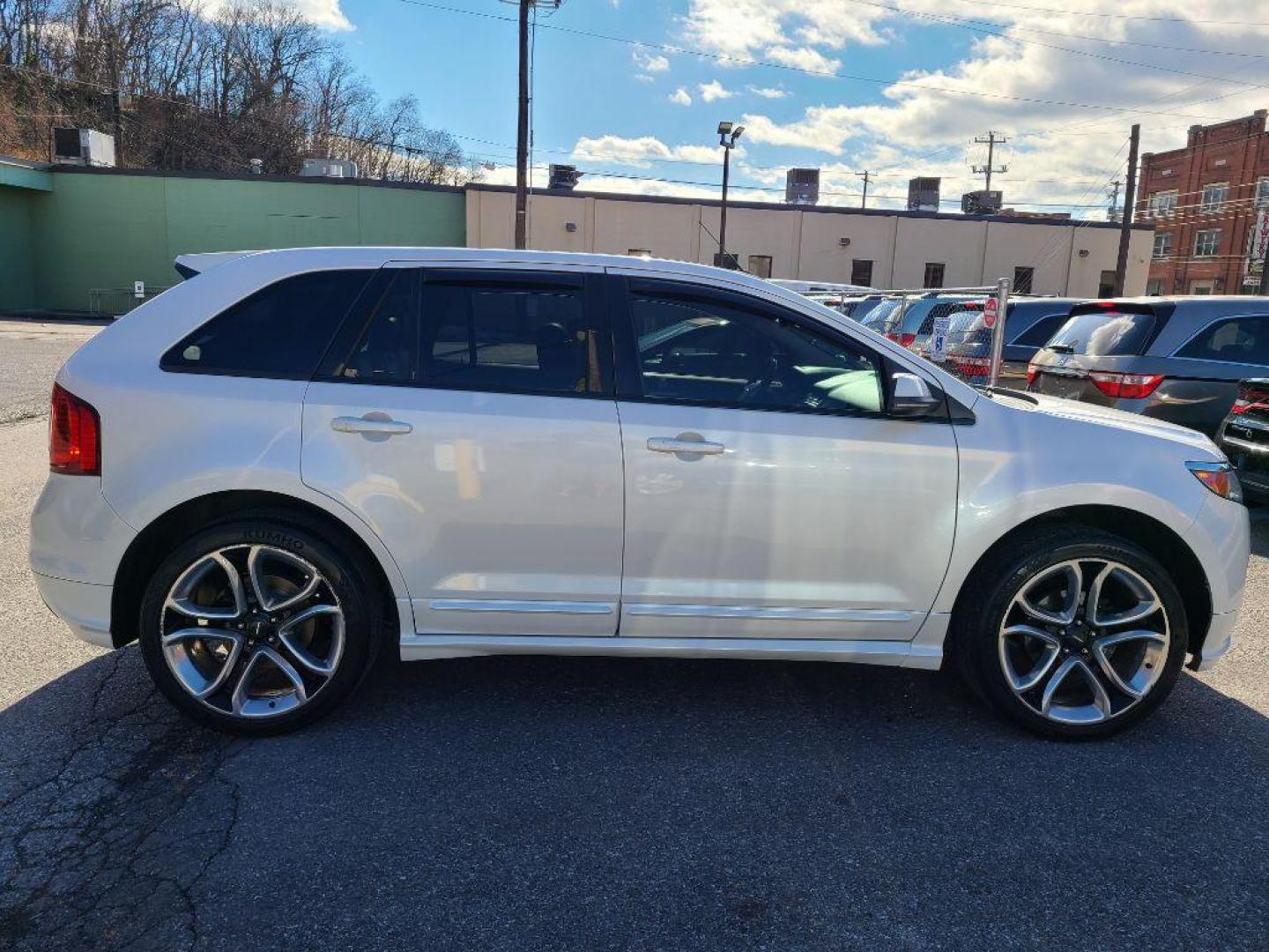 2013 WHITE FORD EDGE SPORT (2FMDK4AK5DB) with an 3.7L engine, Automatic transmission, located at 117 North Cameron Street, Harrisburg, PA, 17101, (717) 963-8962, 40.267021, -76.875351 - WE FINANCE!!! Good Credit/ Bad Credit/ No Credit - ALL Trade-Ins Welcomed!!! ***Guaranteed Credit Approval*** APPLY ONLINE or CALL us TODAY ;) Internet Prices and Marketplace Prices are SPECIAL discounted ***CASH DEALS*** Retail Prices are higher. Please call us to discuss your cash and finan - Photo#5