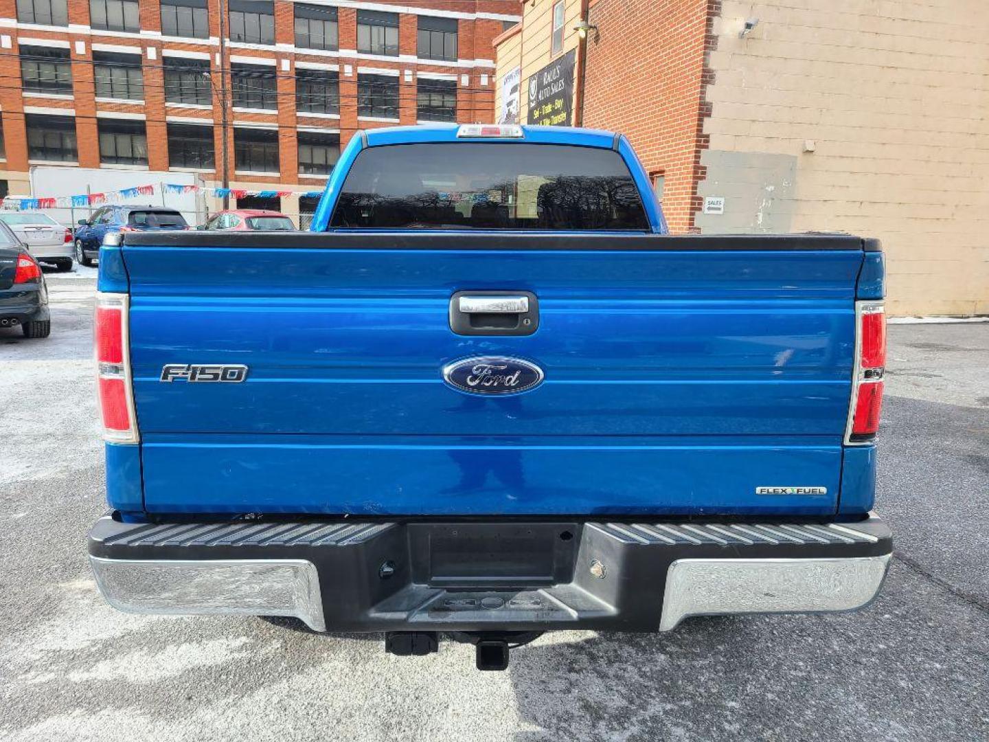 2013 BLUE FORD F150 SUPER CAB XLT (1FTEX1EM9DF) with an 3.7L engine, Automatic transmission, located at 117 North Cameron Street, Harrisburg, PA, 17101, (717) 963-8962, 40.267021, -76.875351 - WE FINANCE!!! Good Credit/ Bad Credit/ No Credit - ALL Trade-Ins Welcomed!!! ***Guaranteed Credit Approval*** APPLY ONLINE or CALL us TODAY ;) Internet Prices and Marketplace Prices are SPECIAL discounted ***CASH DEALS*** Retail Prices are higher. Please call us to discuss your cash and finan - Photo#3