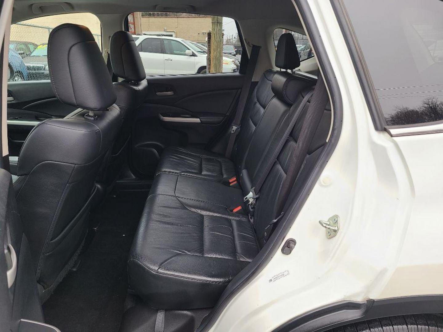 2013 WHITE HONDA CR-V EXL (5J6RM4H77DL) with an 2.4L engine, Automatic transmission, located at 117 North Cameron Street, Harrisburg, PA, 17101, (717) 963-8962, 40.267021, -76.875351 - WE FINANCE!!! Good Credit/ Bad Credit/ No Credit - ALL Trade-Ins Welcomed!!! ***Guaranteed Credit Approval*** APPLY ONLINE or CALL us TODAY ;) Internet Prices and Marketplace Prices are SPECIAL discounted ***CASH DEALS*** Retail Prices are higher. Please call us to discuss your cash and finan - Photo#13