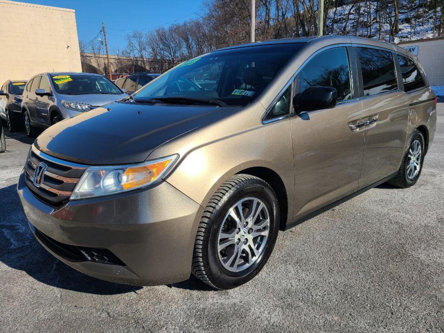 2013 GOLD HONDA ODYSSEY EXL (5FNRL5H62DB) with an 3.5L engine, Automatic transmission, located at 117 North Cameron Street, Harrisburg, PA, 17101, (717) 963-8962, 40.267021, -76.875351 - WE FINANCE!!! Good Credit/ Bad Credit/ No Credit - ALL Trade-Ins Welcomed!!! ***Guaranteed Credit Approval*** APPLY ONLINE or CALL us TODAY ;) Internet Prices and Marketplace Prices are SPECIAL discounted ***CASH DEALS*** Retail Prices are higher. Please call us to discuss your cash and finan - Photo#0