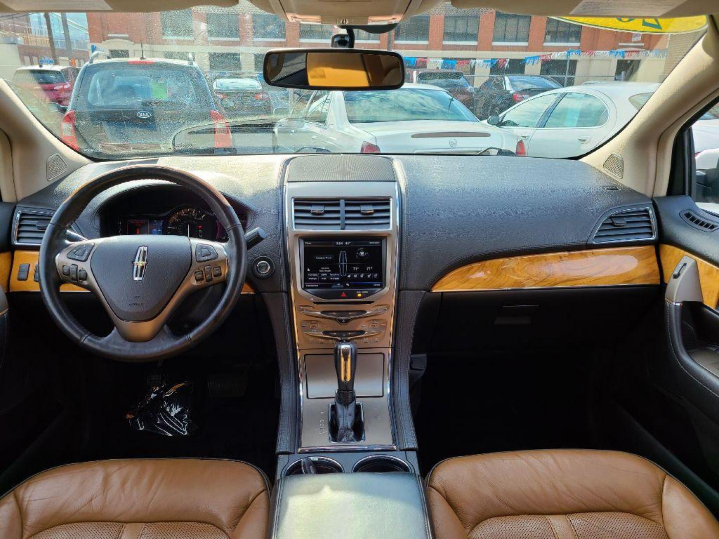 2013 SILVER LINCOLN MKX (2LMDJ8JK4DB) with an 3.7L engine, Automatic transmission, located at 117 North Cameron Street, Harrisburg, PA, 17101, (717) 963-8962, 40.267021, -76.875351 - Photo#11