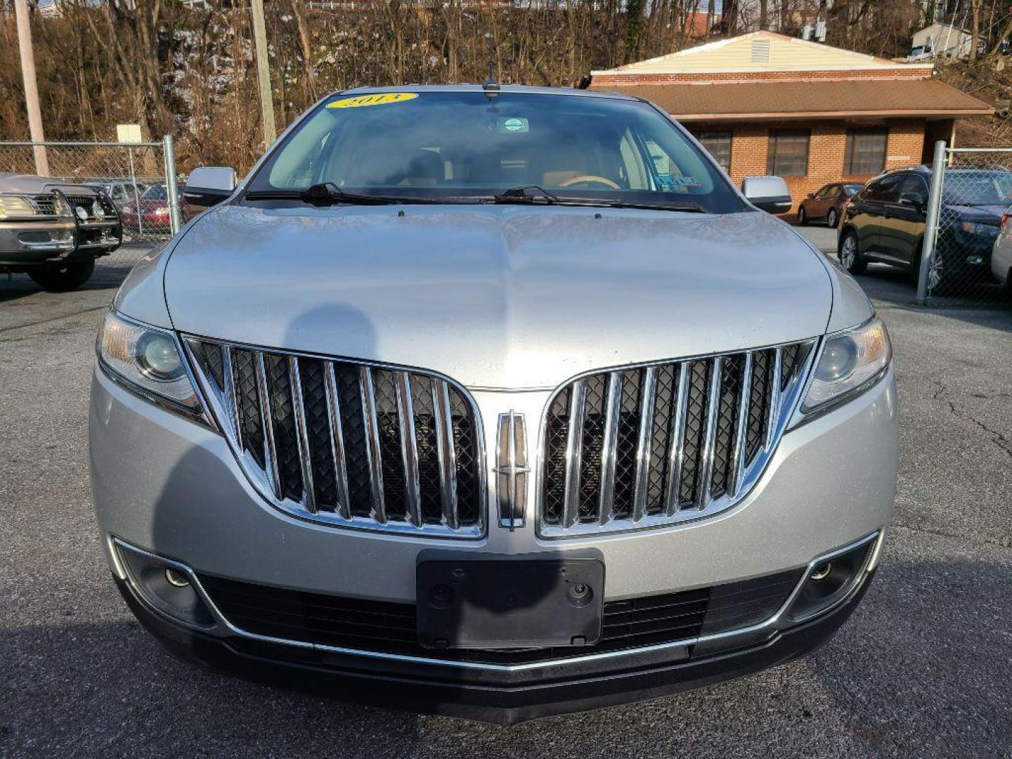 2013 SILVER LINCOLN MKX (2LMDJ8JK4DB) with an 3.7L engine, Automatic transmission, located at 117 North Cameron Street, Harrisburg, PA, 17101, (717) 963-8962, 40.267021, -76.875351 - Photo#7