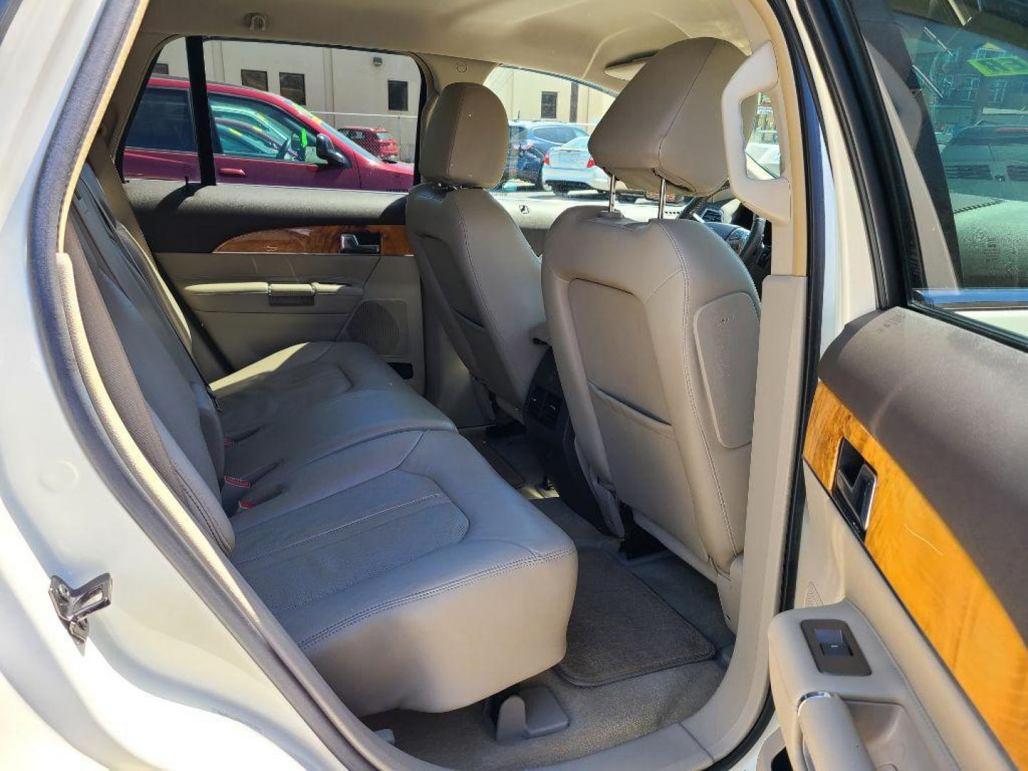 2013 WHITE LINCOLN MKX UTILITY (2LMDJ6JK7DB) with an 3.7L engine, Automatic transmission, located at 7981 Paxton Street, Harrisburg, PA, 17111, (717) 561-2926, 40.261490, -76.749229 - WE FINANCE!!! Good Credit/ Bad Credit/ No Credit - ALL Trade-Ins Welcomed!!! ***Guaranteed Credit Approval*** APPLY ONLINE or CALL us TODAY ;) Internet Prices and Marketplace Prices are SPECIAL discounted ***CASH DEALS*** Retail Prices are higher. Please call us to discuss your cash and finan - Photo#10