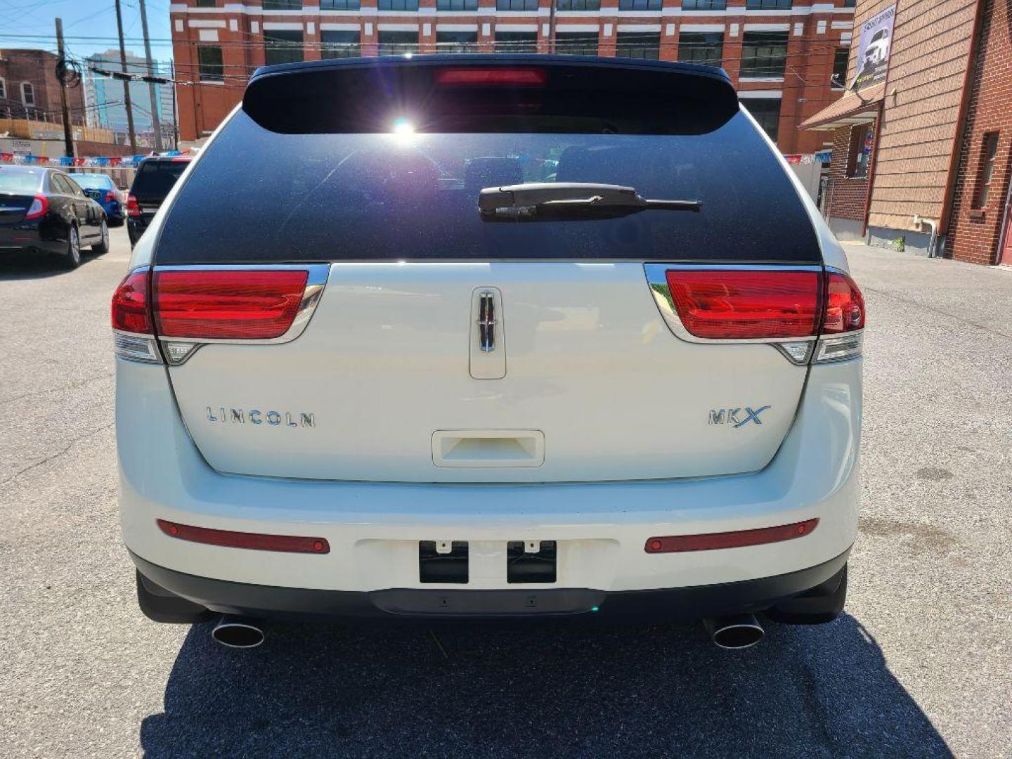 2013 WHITE LINCOLN MKX UTILITY (2LMDJ6JK7DB) with an 3.7L engine, Automatic transmission, located at 7981 Paxton Street, Harrisburg, PA, 17111, (717) 561-2926, 40.261490, -76.749229 - WE FINANCE!!! Good Credit/ Bad Credit/ No Credit - ALL Trade-Ins Welcomed!!! ***Guaranteed Credit Approval*** APPLY ONLINE or CALL us TODAY ;) Internet Prices and Marketplace Prices are SPECIAL discounted ***CASH DEALS*** Retail Prices are higher. Please call us to discuss your cash and finan - Photo#3