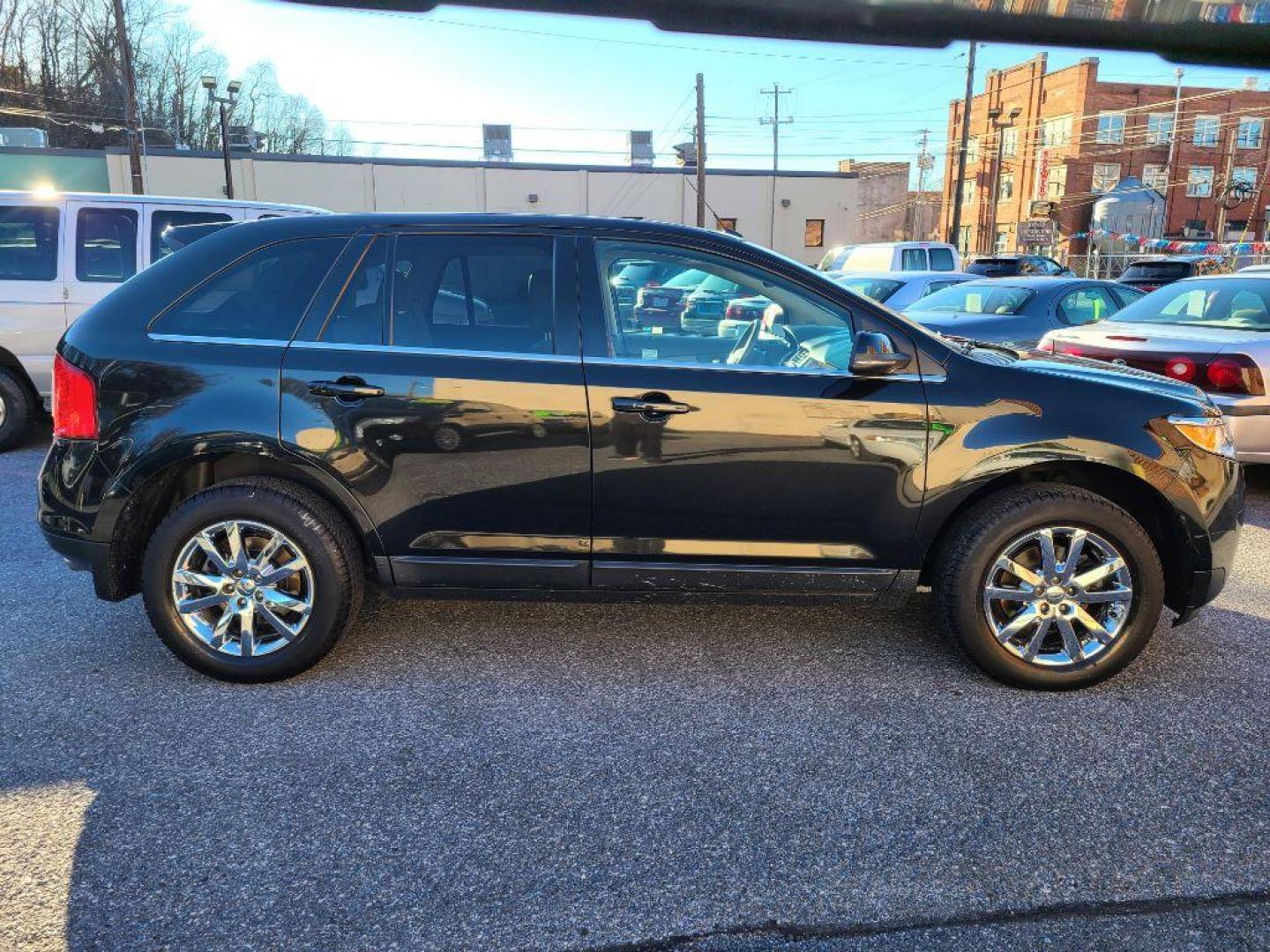 2014 BLACK FORD EDGE LIMITED (2FMDK4KC0EB) with an 3.5L engine, Automatic transmission, located at 7981 Paxton Street, Harrisburg, PA, 17111, (717) 561-2926, 40.261490, -76.749229 - WE FINANCE!!! Good Credit/ Bad Credit/ No Credit - ALL Trade-Ins Welcomed!!! ***Guaranteed Credit Approval*** APPLY ONLINE or CALL us TODAY ;) Internet Prices and Marketplace Prices are SPECIAL discounted ***CASH DEALS*** Retail Prices are higher. Please call us to discuss your cash and finan - Photo#5