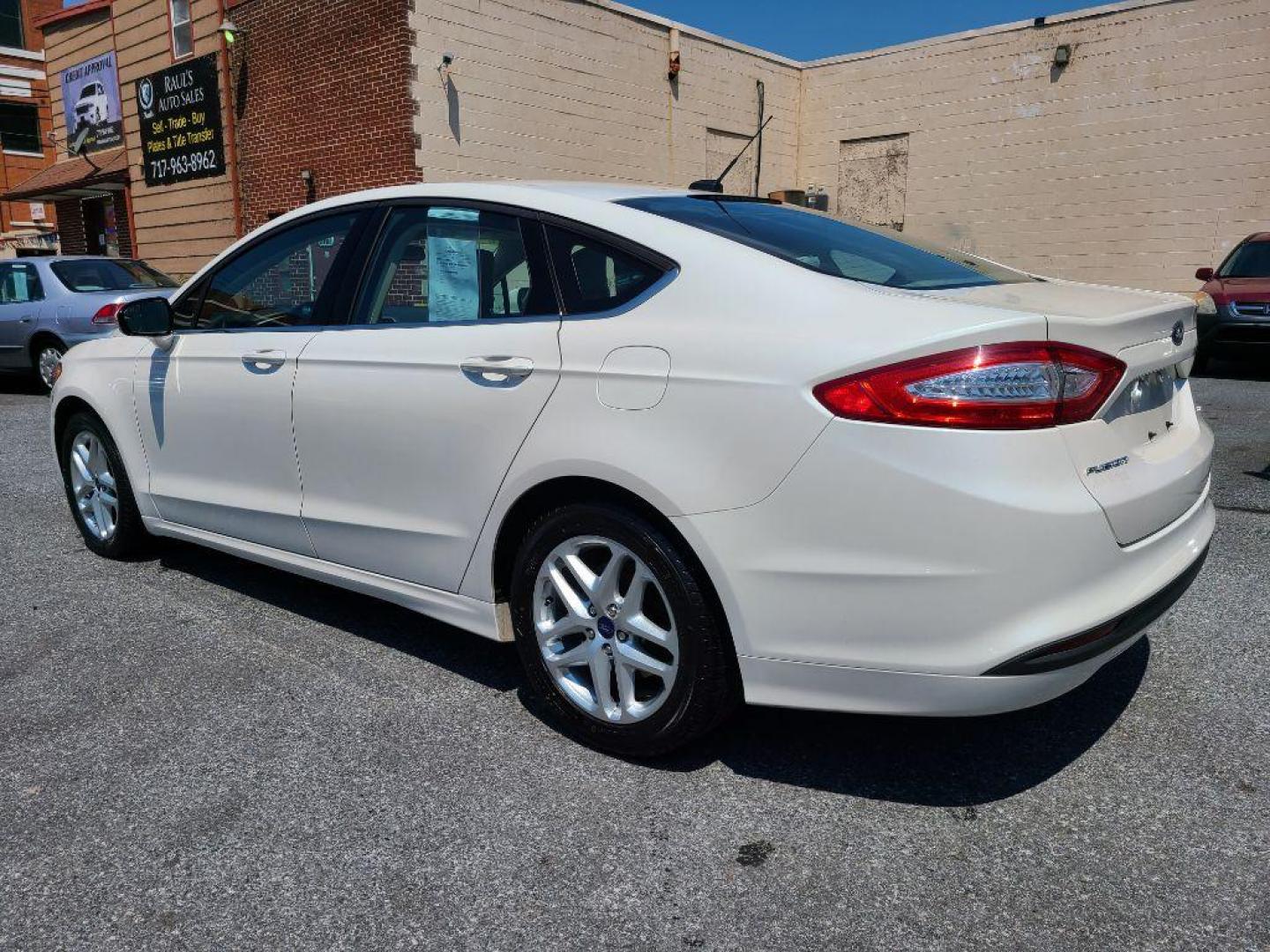 2014 WHITE FORD FUSION SE (1FA6P0H75E5) with an 2.5L engine, Automatic transmission, located at 7981 Paxton Street, Harrisburg, PA, 17111, (717) 561-2926, 40.261490, -76.749229 - Photo#2