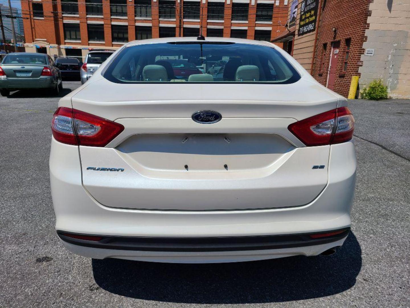 2014 WHITE FORD FUSION SE (1FA6P0H75E5) with an 2.5L engine, Automatic transmission, located at 7981 Paxton Street, Harrisburg, PA, 17111, (717) 561-2926, 40.261490, -76.749229 - Photo#3