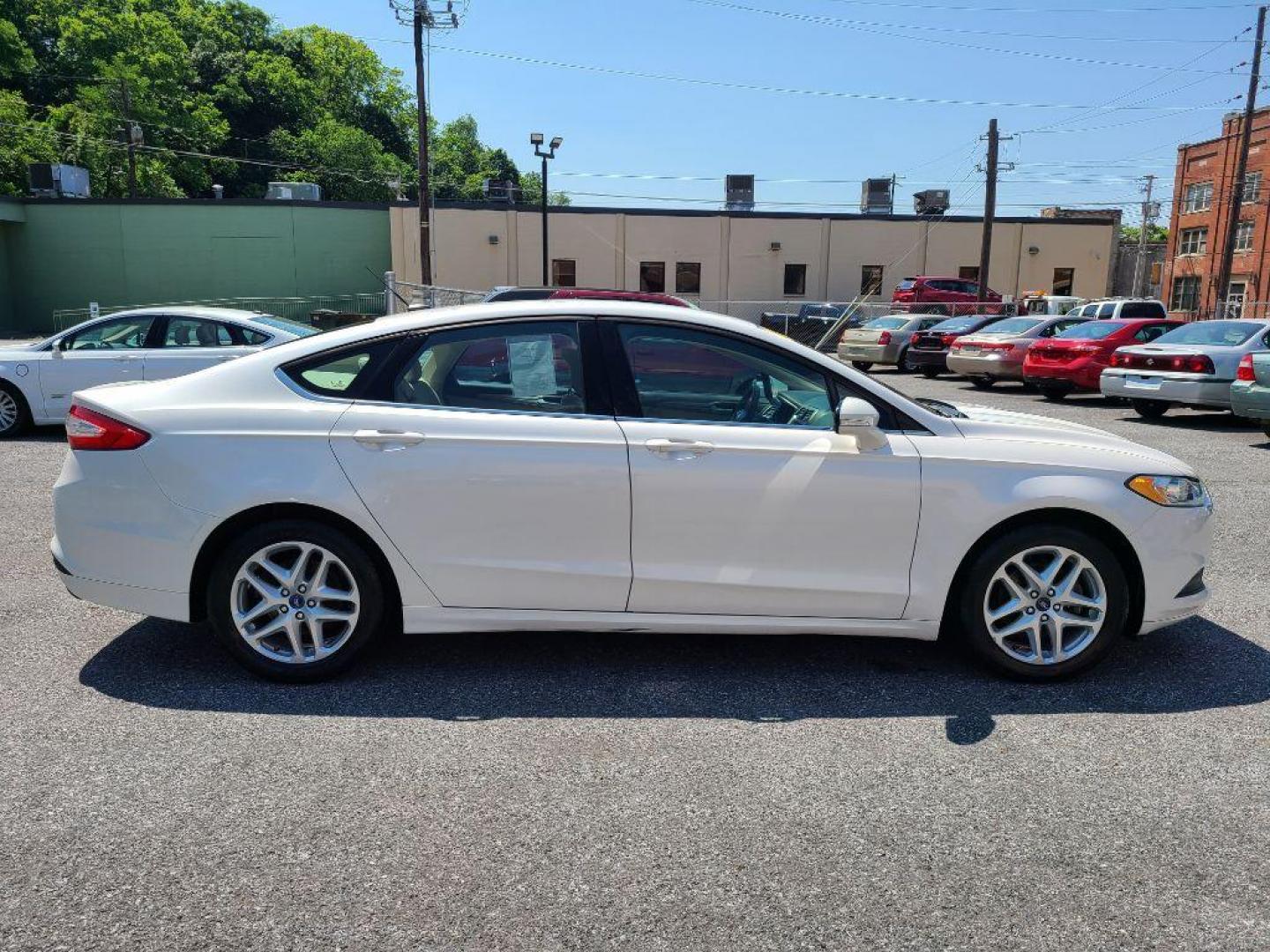 2014 WHITE FORD FUSION SE (1FA6P0H75E5) with an 2.5L engine, Automatic transmission, located at 7981 Paxton Street, Harrisburg, PA, 17111, (717) 561-2926, 40.261490, -76.749229 - Photo#5