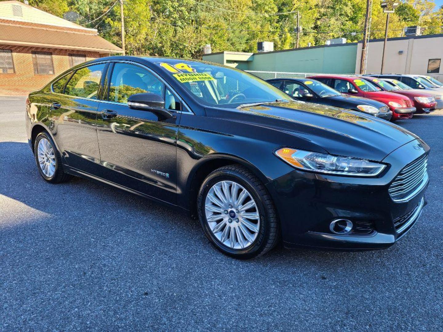 2014 GRAY FORD FUSION SE HYBRID (3FA6P0LU3ER) with an 2.0L engine, Continuously Variable transmission, located at 117 North Cameron Street, Harrisburg, PA, 17101, (717) 963-8962, 40.267021, -76.875351 - WE FINANCE!!! Good Credit/ Bad Credit/ No Credit - ALL Trade-Ins Welcomed!!! ***Guaranteed Credit Approval*** APPLY ONLINE or CALL us TODAY ;) Internet Prices and Marketplace Prices are SPECIAL discounted ***CASH DEALS*** Retail Prices are higher. Please call us to discuss your cash and finan - Photo#6