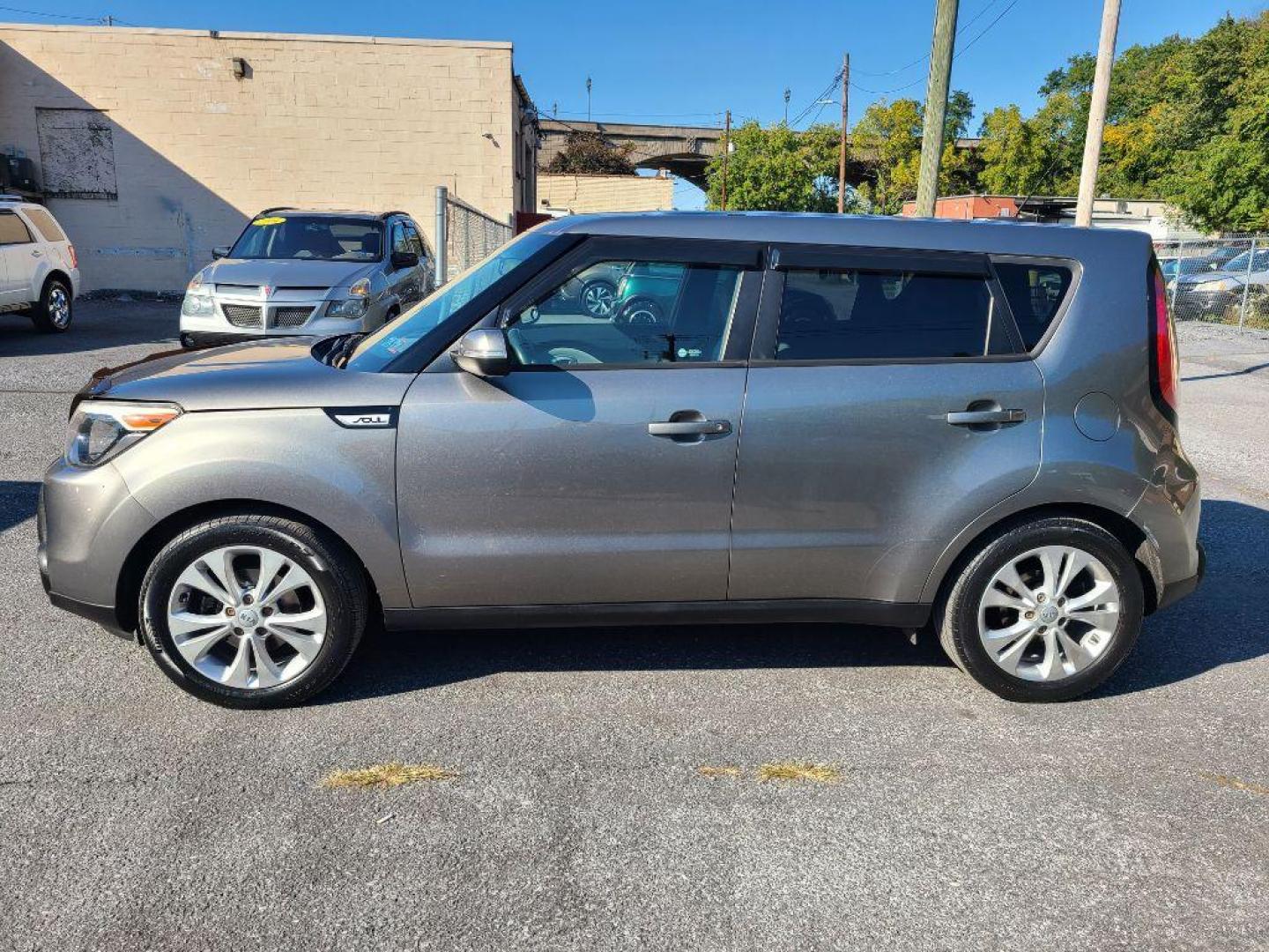 2014 GREEN KIA SOUL + (KNDJP3A54E7) with an 2.0L engine, Automatic transmission, located at 117 North Cameron Street, Harrisburg, PA, 17101, (717) 963-8962, 40.267021, -76.875351 - WE FINANCE!!! Good Credit/ Bad Credit/ No Credit - ALL Trade-Ins Welcomed!!! ***Guaranteed Credit Approval*** APPLY ONLINE or CALL us TODAY ;) Internet Prices and Marketplace Prices are SPECIAL discounted ***CASH DEALS*** Retail Prices are higher. Please call us to discuss your cash and finan - Photo#1